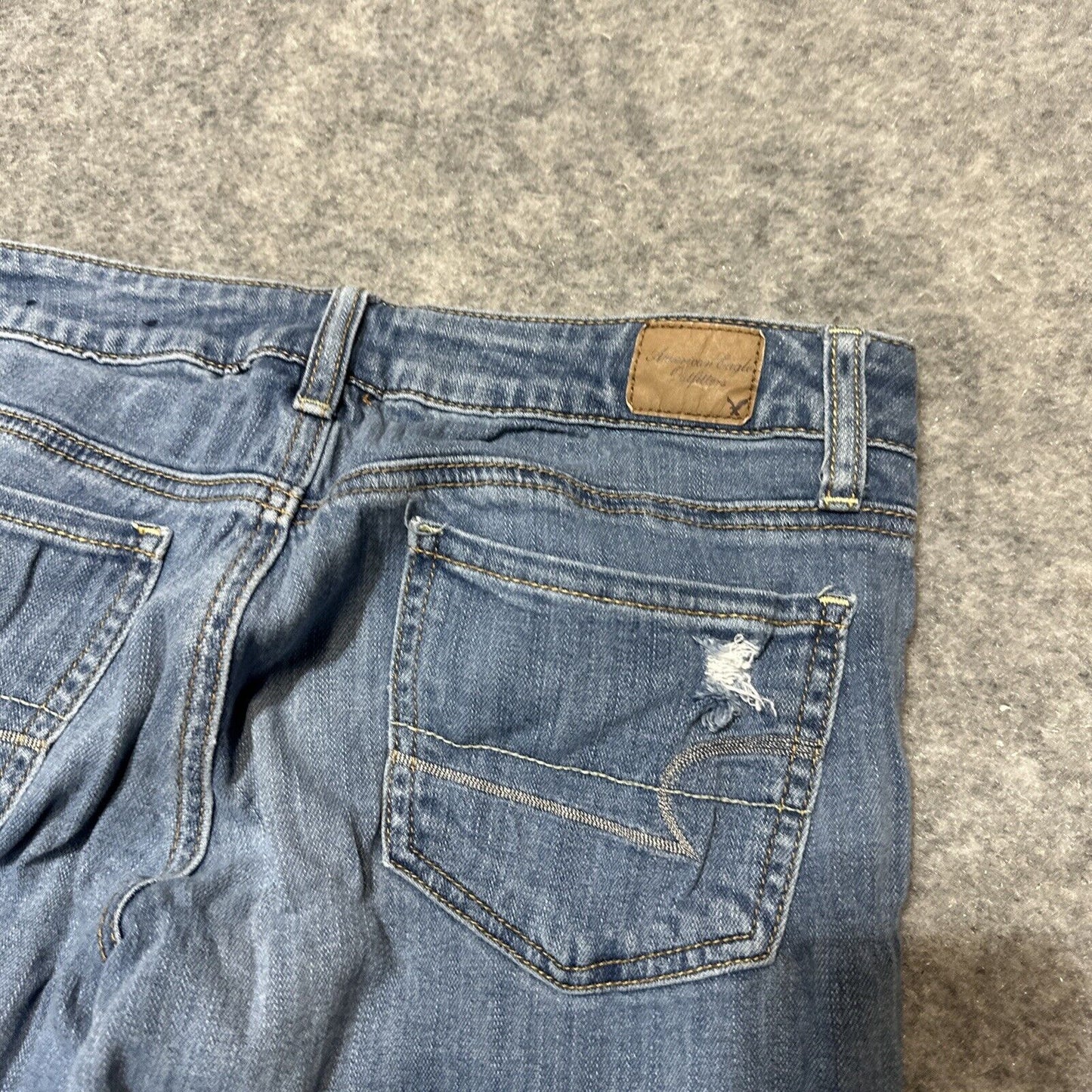 American Eagle Stretch Women’s Distressed Jeggings Size 6 Blue Light Wash Denim