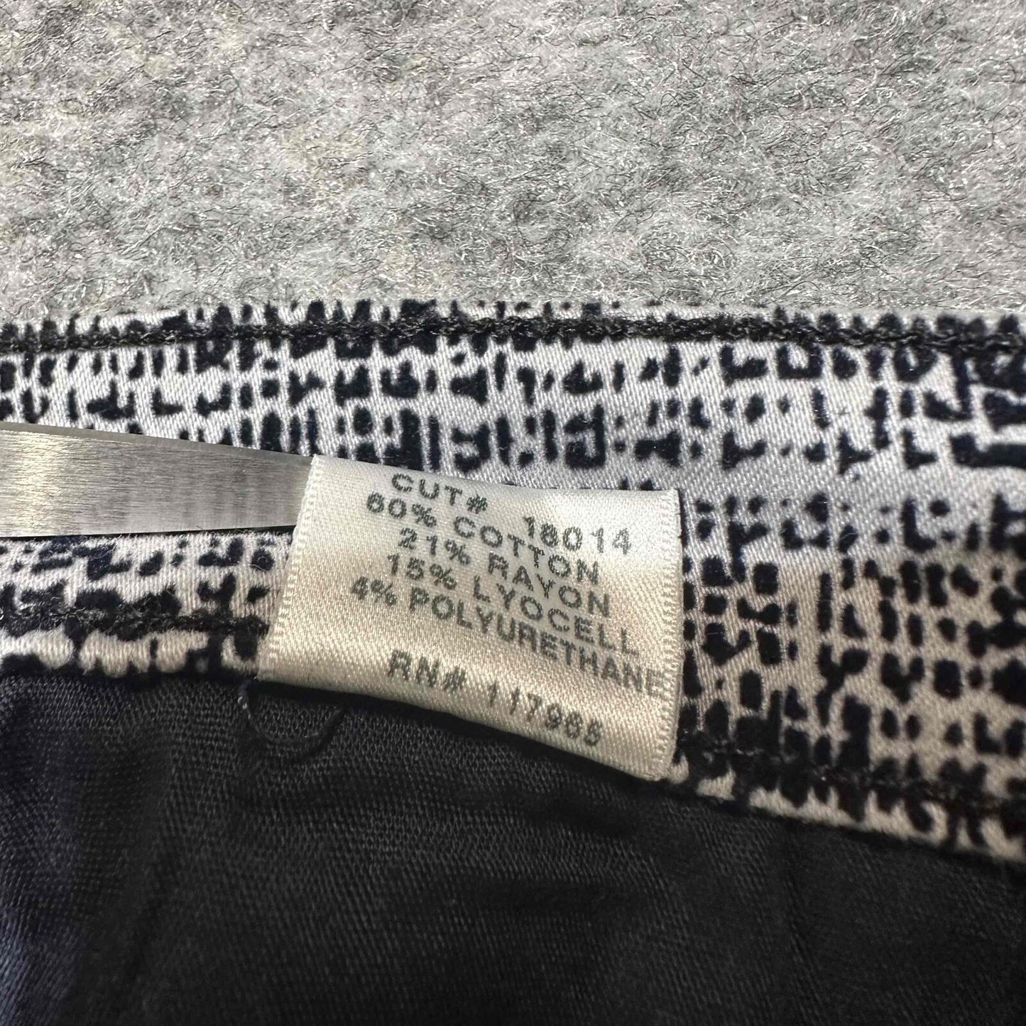 New J Brand Women's Mid Rise Super Skinny Pants Sz 27 Fog Ghost Rose White Pants
