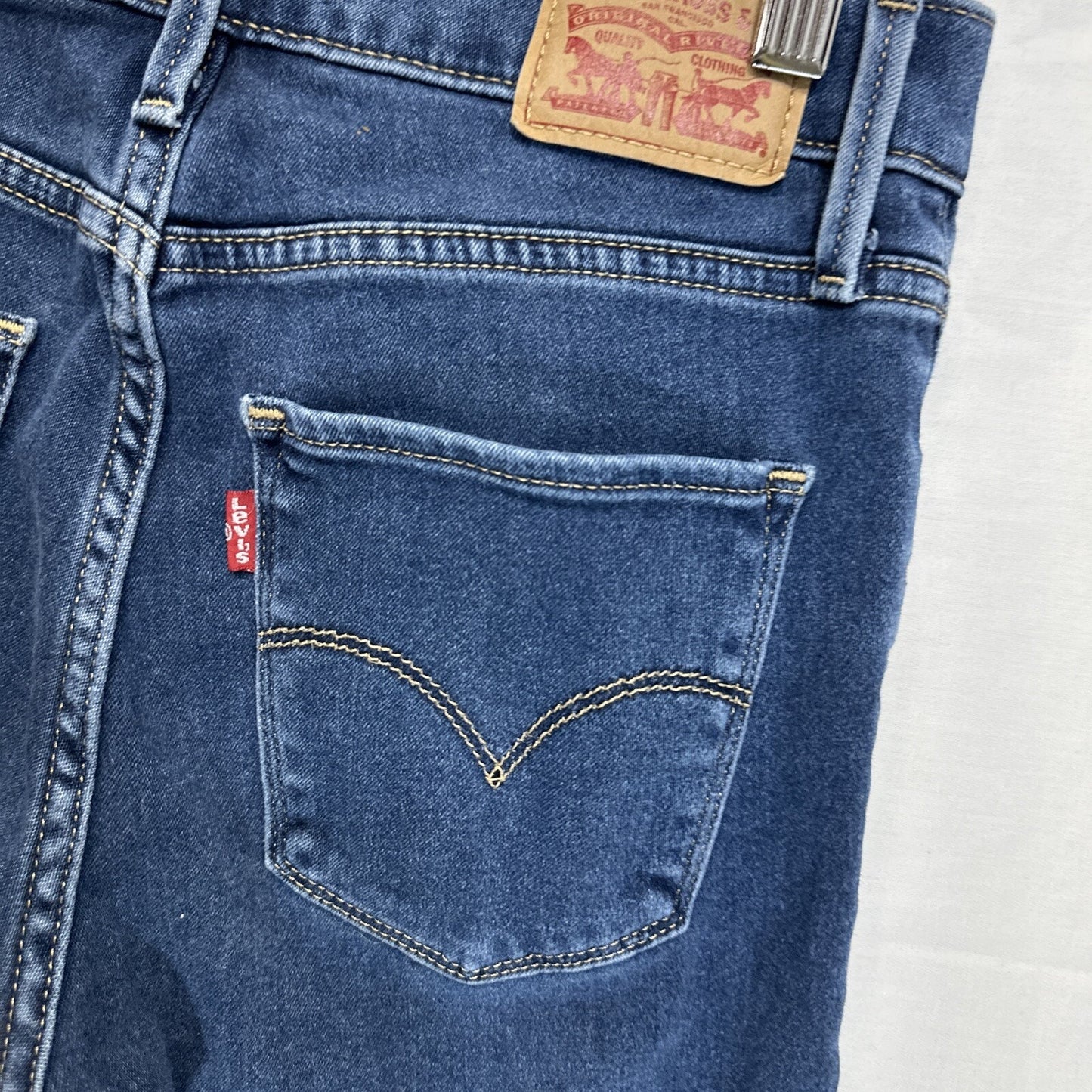 Levi’s 720 High Rise Super Skinny Jeans Women’s 26 26x30 Blue Medium Wash Denim