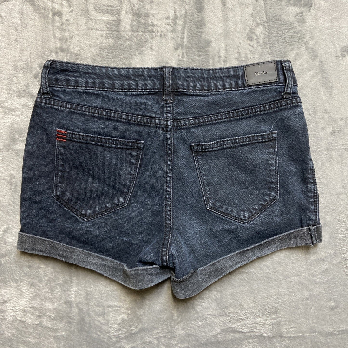 BDG Mid-Rise Alexa 5 Pocket Cuffed Denim Shorts Women’s Size 28W Dark Blue Denim