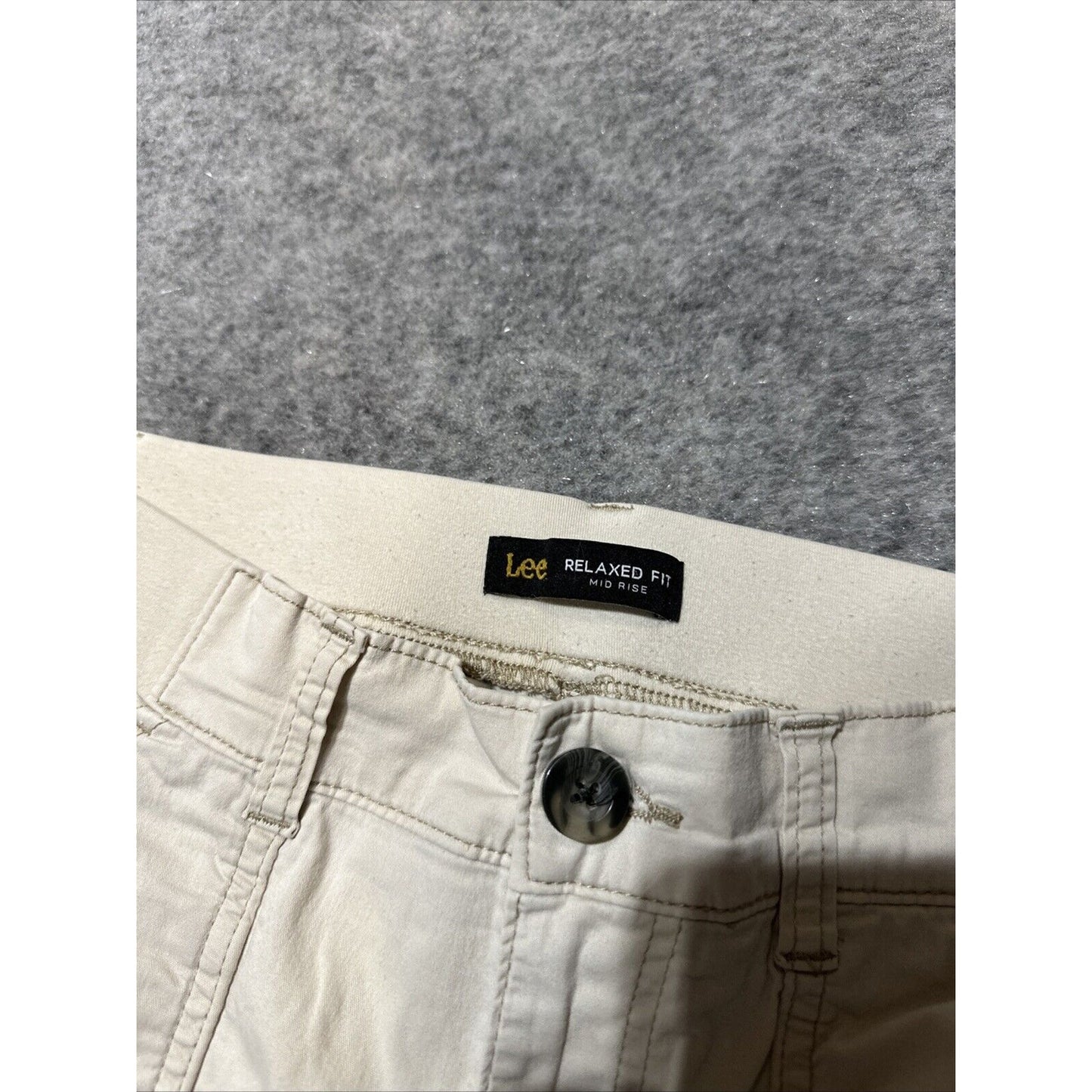 Lee Relaxed Fit Mid Rise Women's Cropped Pants Size 6M Medium White Pants