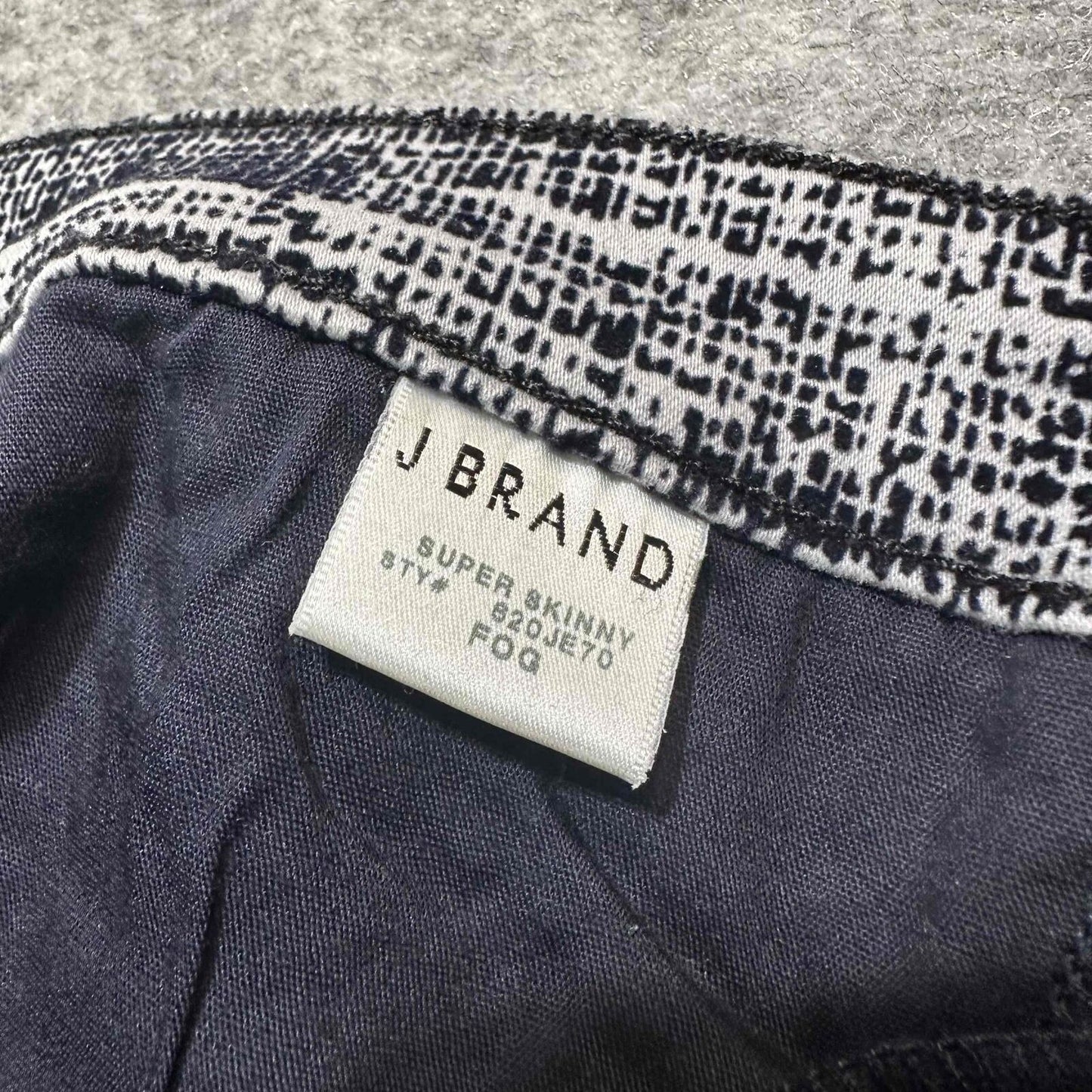 New J Brand Women's Mid Rise Super Skinny Pants Sz 27 Fog Ghost Rose White Pants