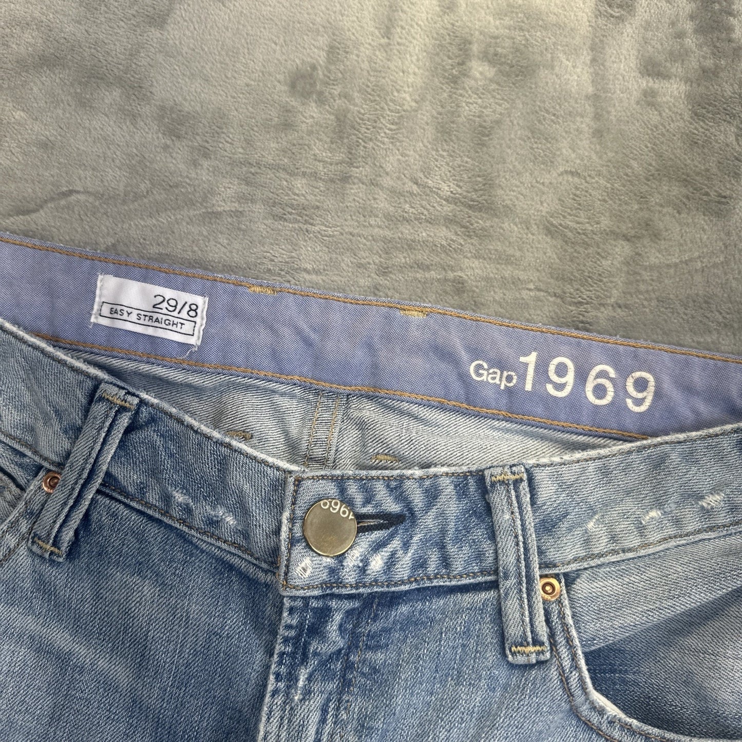 Gap 1969 Easy Straight Distressed Jeans Women's Size 29 Light Faded Blue