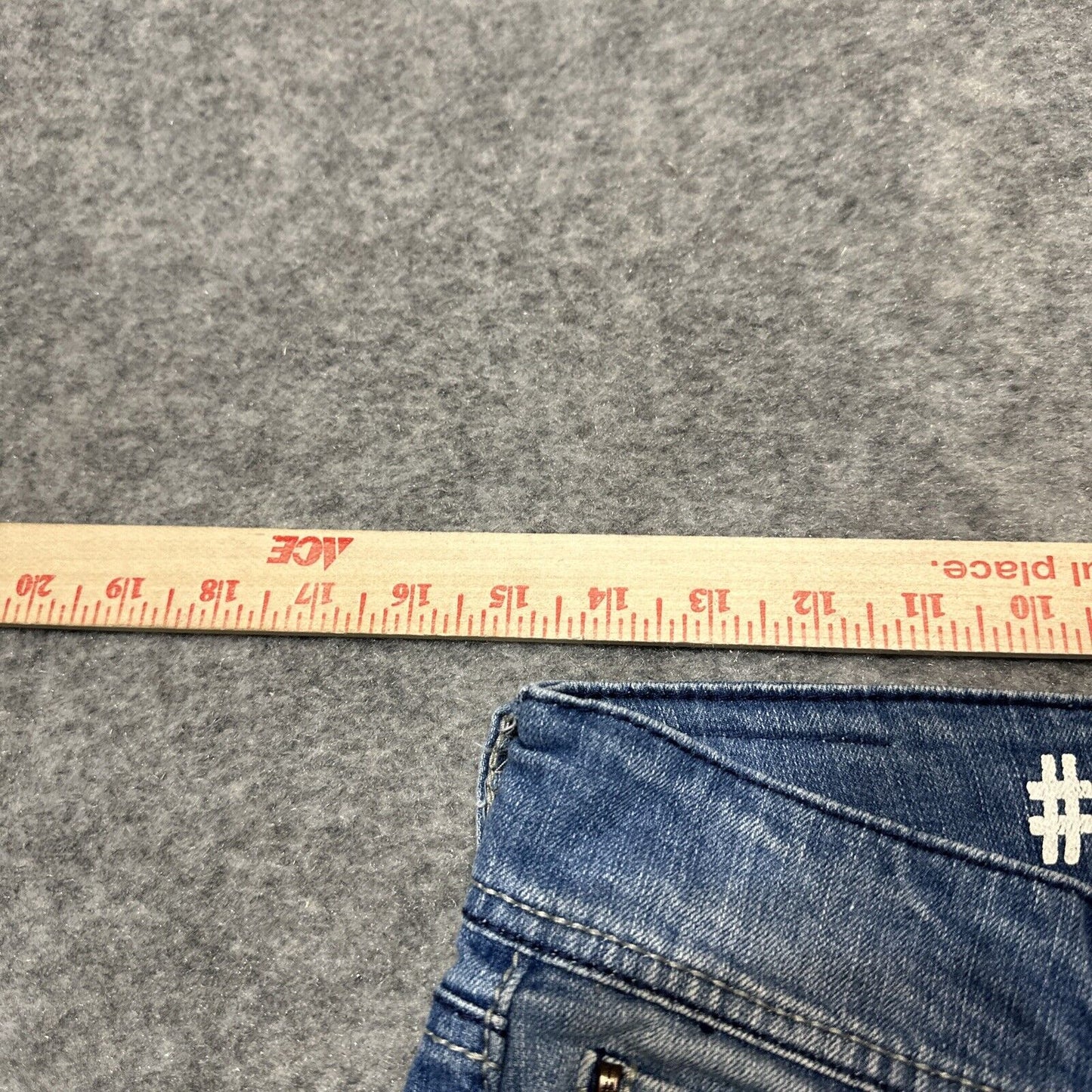 HYDRAULIC Lola Curvy Women's Capri Jeans Size 5/6 Blue Medium Wash