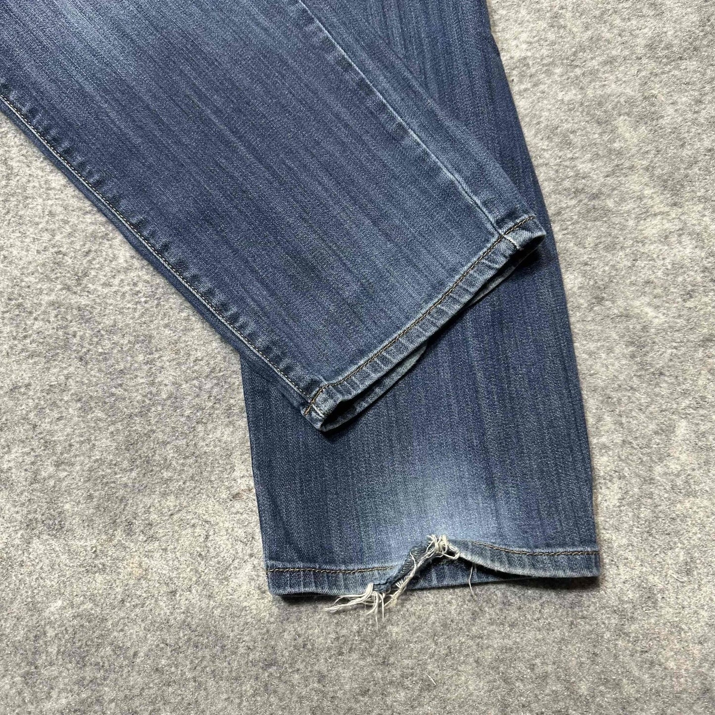 Lucky Brand 221 Men's Straight Frayed Hem Jeans Size 36x30 Blue Medium Wash