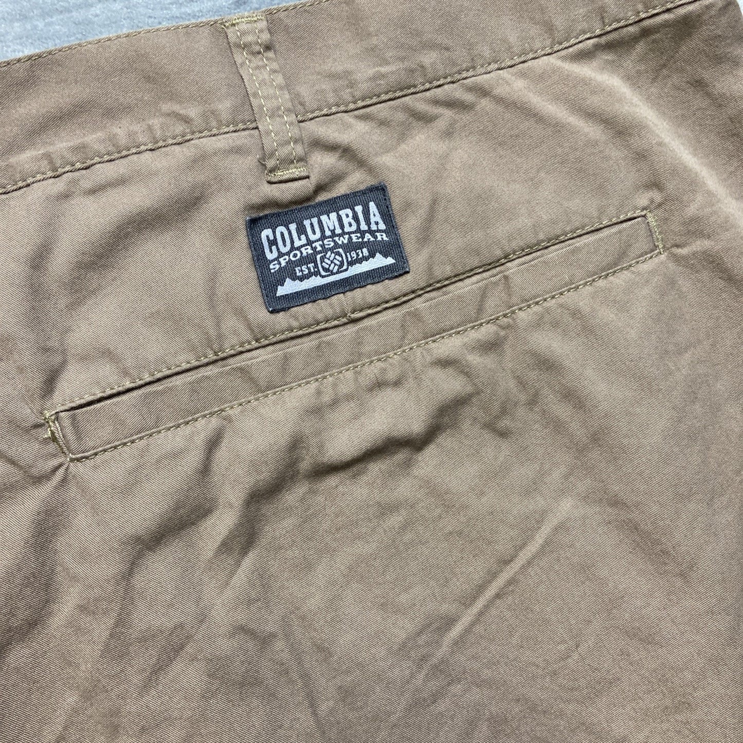 Columbia Outdoor Utility Pockets Hiking Cargo Shorts Men's Sz 50 Brown