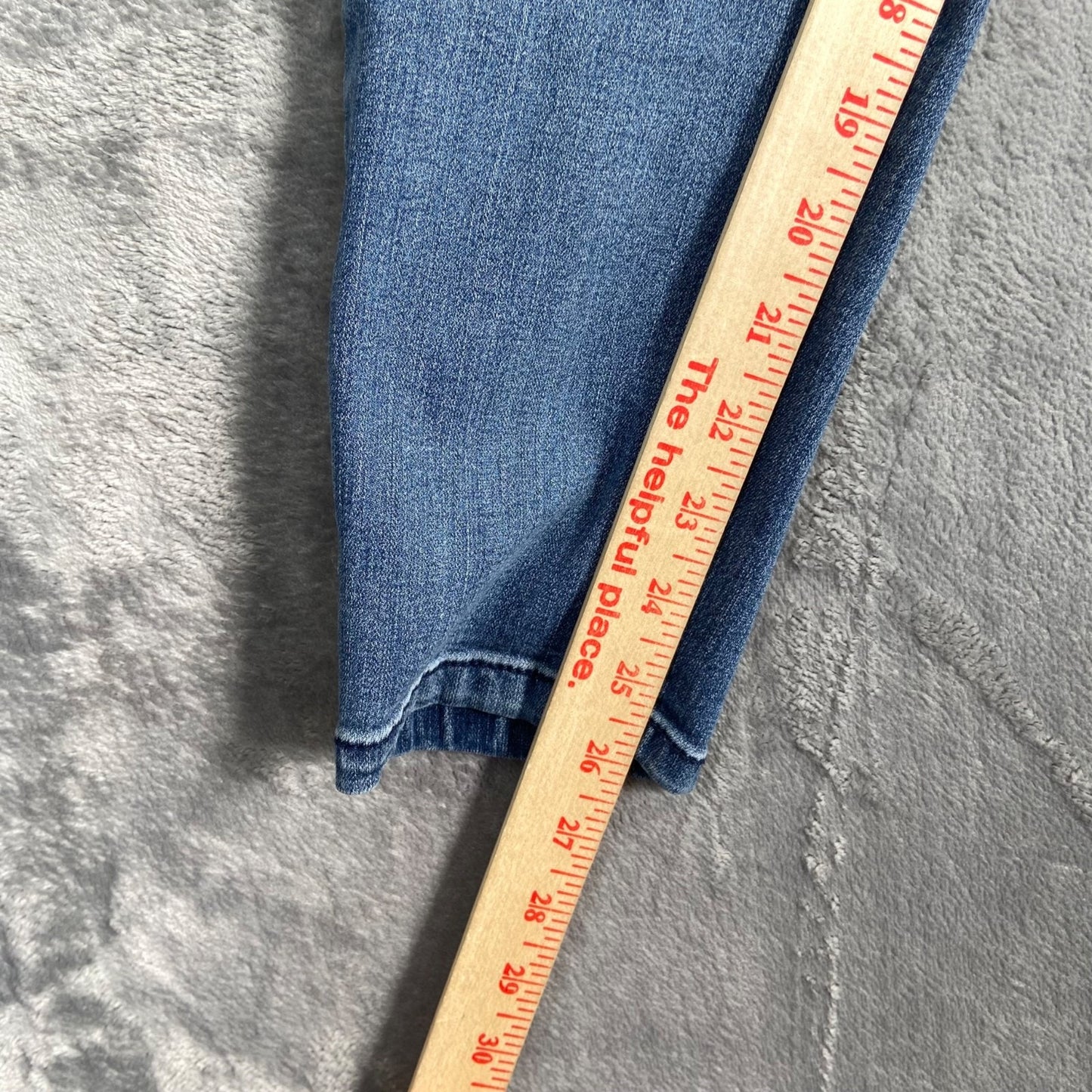Democracy Women's Skinny Jeans Size 10 Blue Distressed