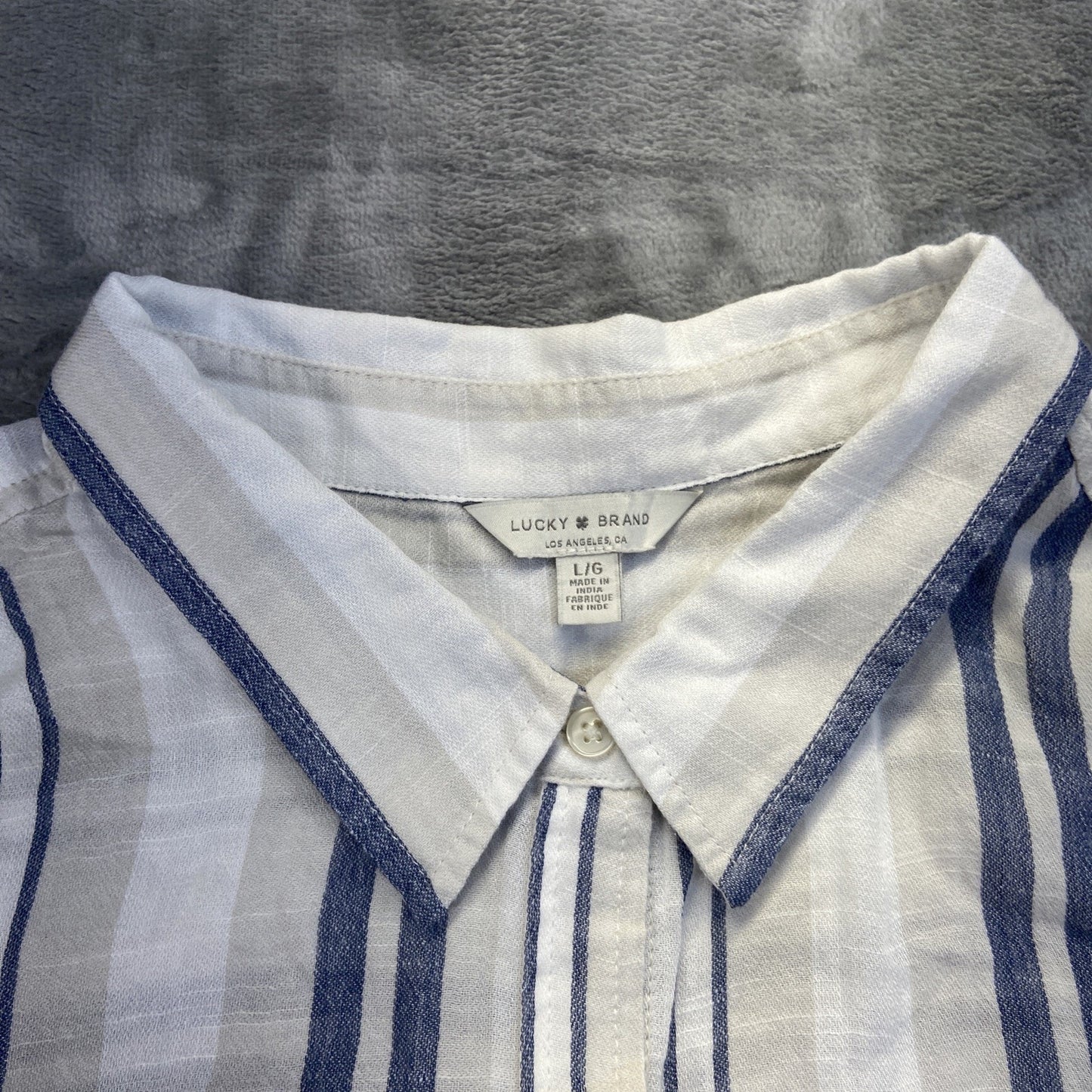 Lucky Brand Button-up Lightweight Soft Shirt Women's Size XS Blue White Stripe