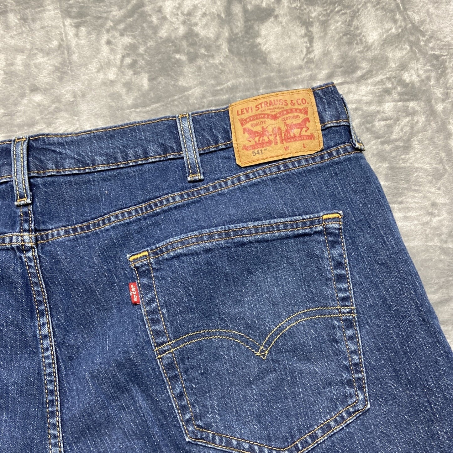 Levi’s 541 Slim Straight Jeans Men’s Size 46x28 Blue Denim