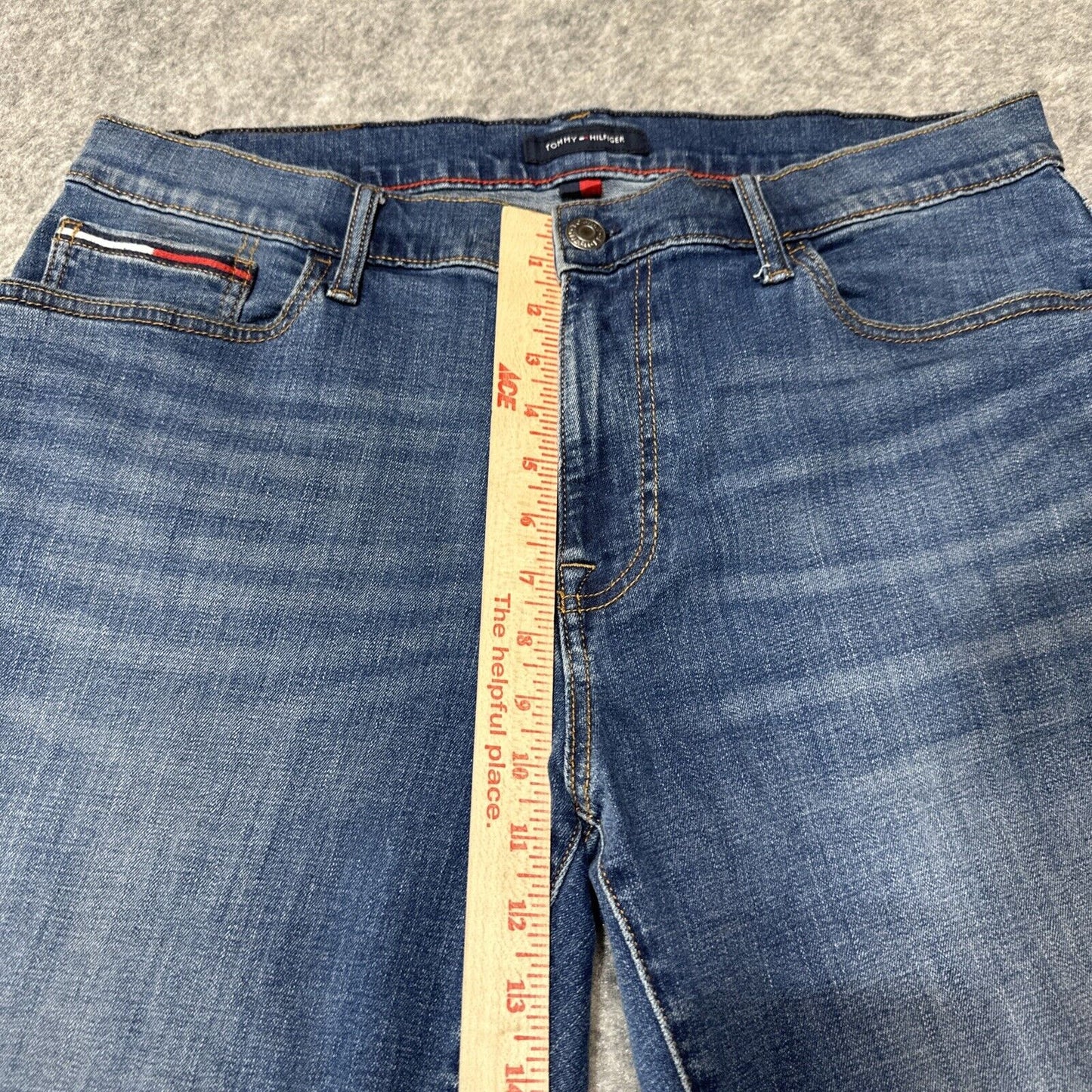 Tommy Hilfiger Mens Straight Jeans Size 34x32 Blue Medium Wash Denim