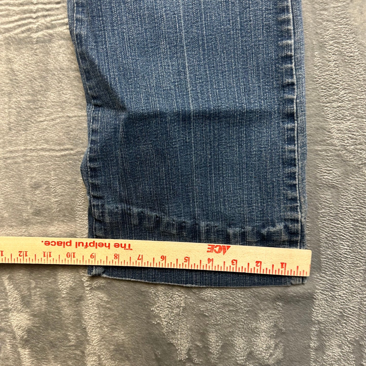 Vintage Levi’s Perfectly Slimming Flared Jeans Women’s Size 12 Med Blue Denim