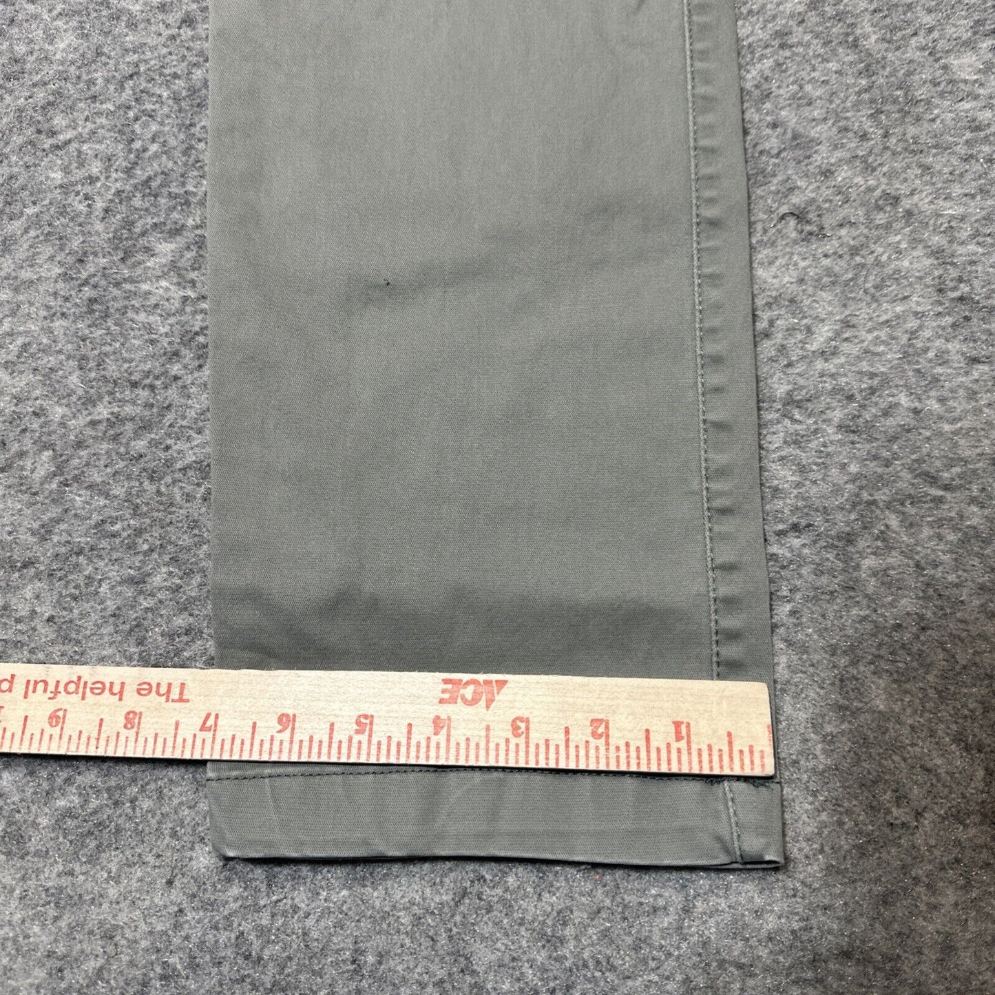 LEE Xtreme Comfort Chino Pants Men's Size 32x32 Gray Chinos
