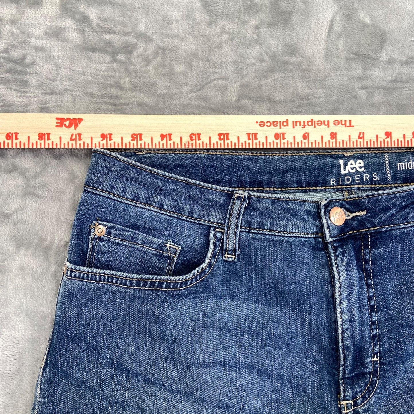 Lee Women's Midrise Straight Jeans Size 14P Blue