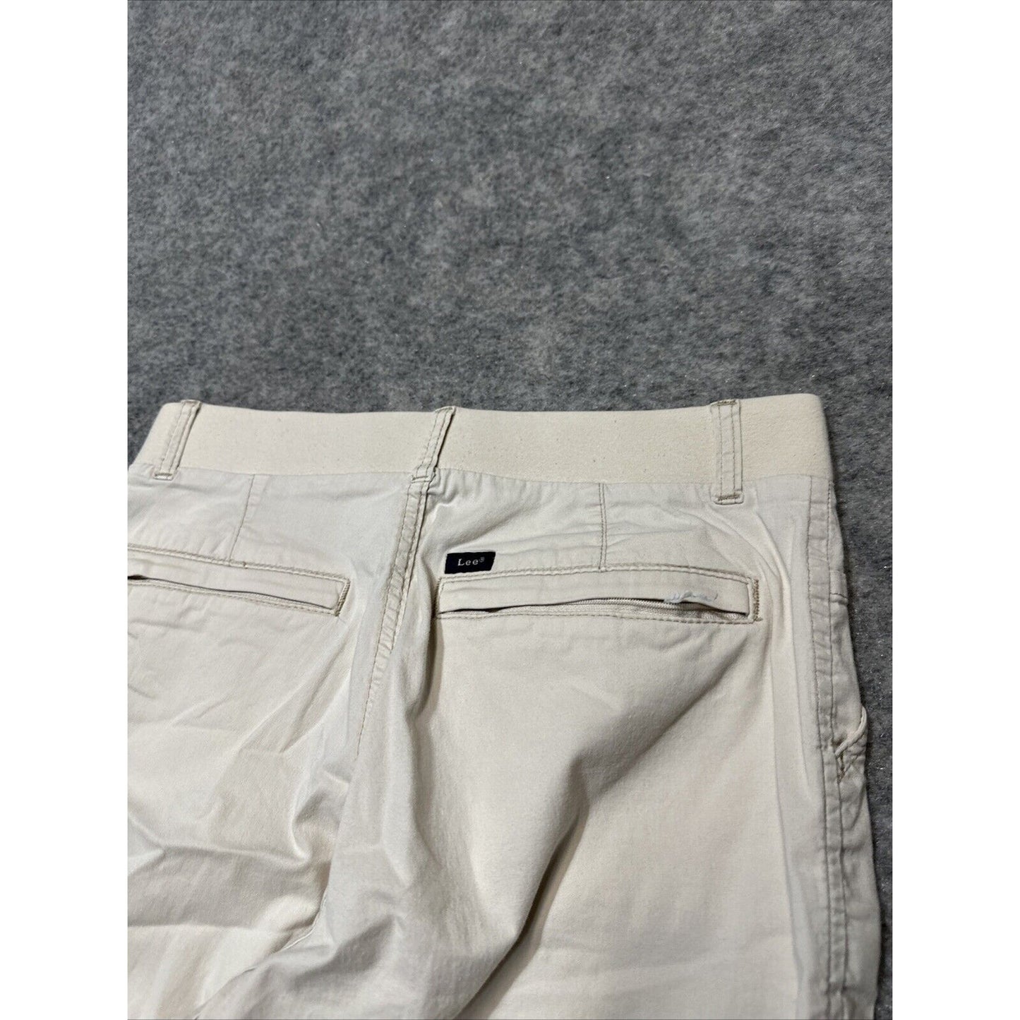 Lee Relaxed Fit Mid Rise Women's Cropped Pants Size 6M Medium White Pants
