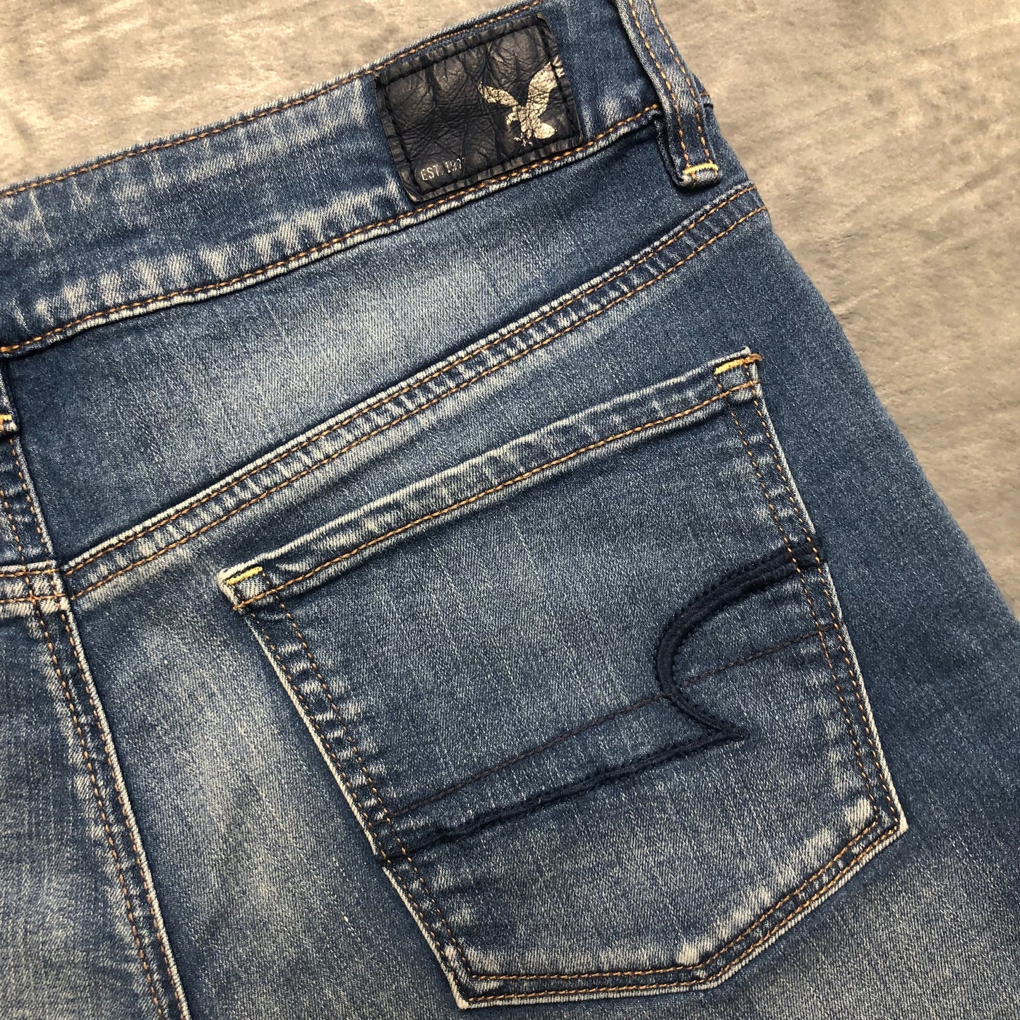 American Eagle Super Flex Hi-Rise Shortie Cut-Off Shorts Women's Size 8 Blue