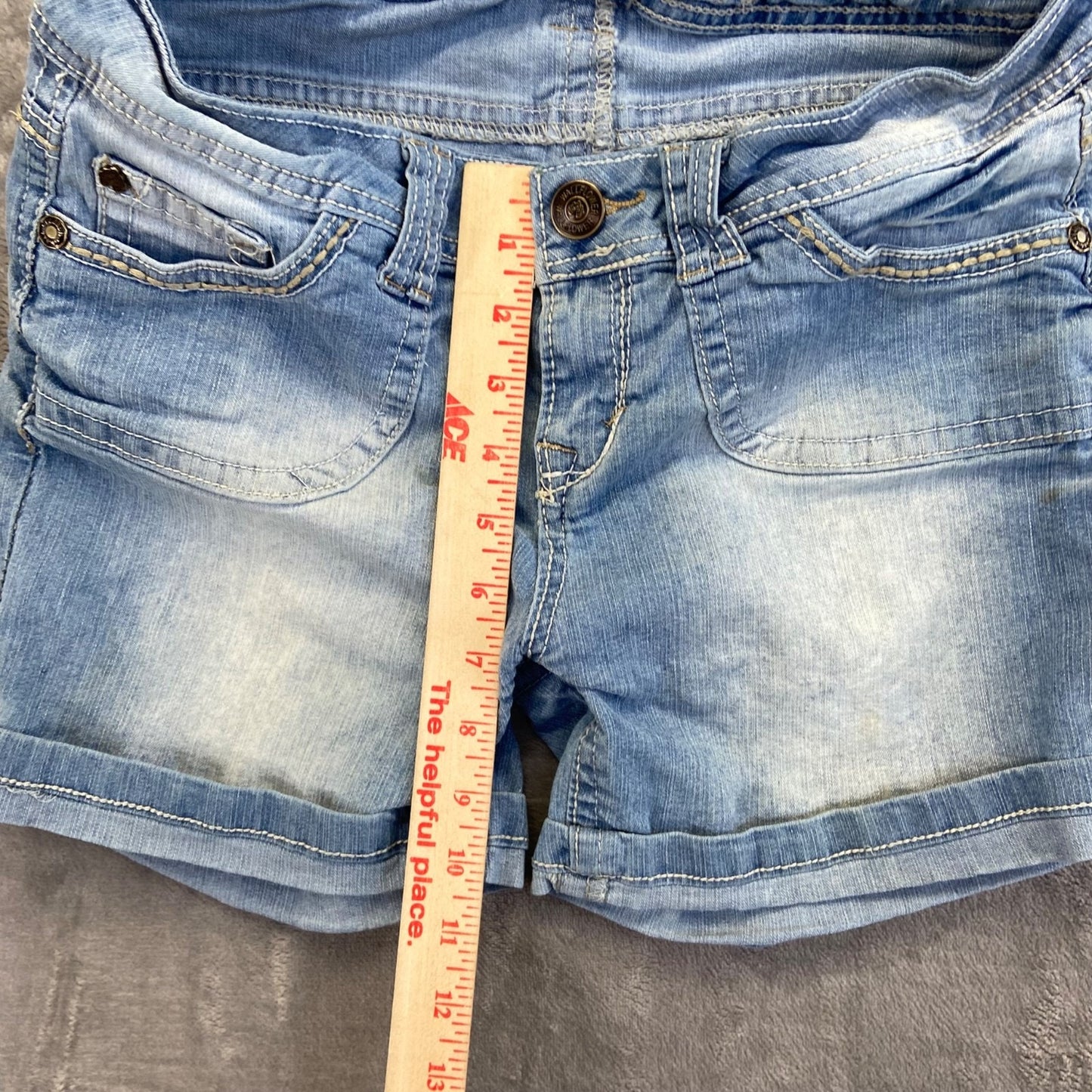 Wallflower Women's Denim Shorts Size 7 Blue Light Wash