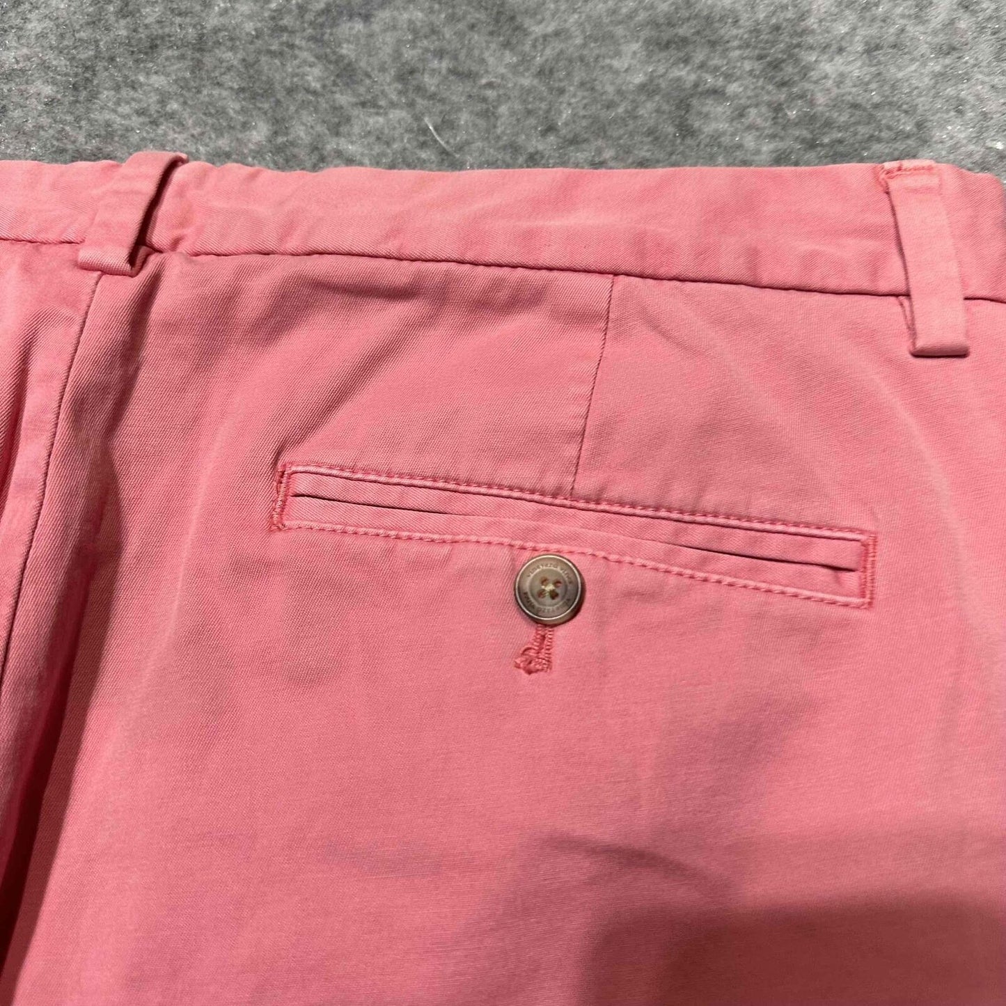 Vineyard Vines Breaker Pant Men's Salmon Chinos Size 34x32 Pink Light Wash Pants