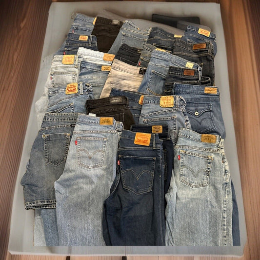 Wholesale Resale Lot of 25 Grade A / B Levi's Women's Jeans Mixed Sizes & Styles