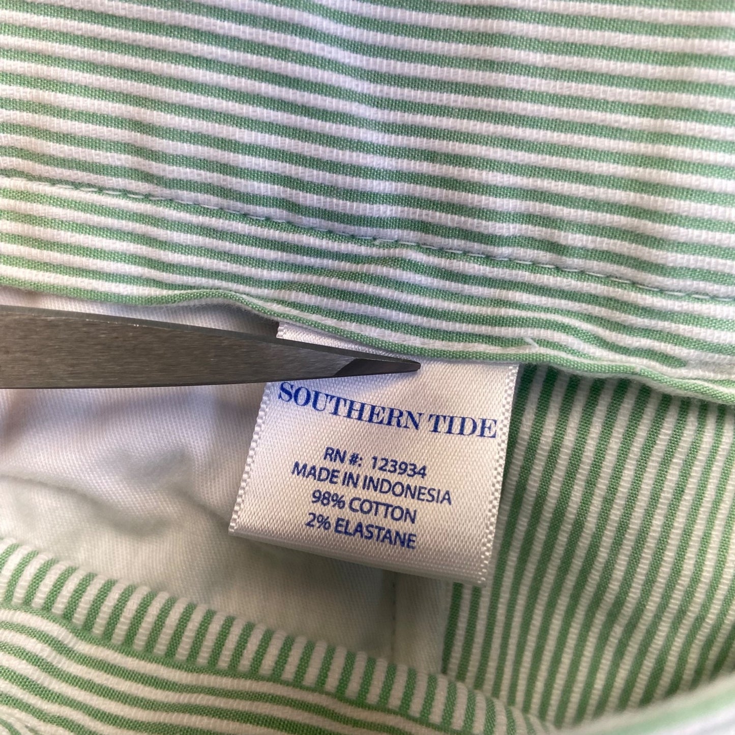 Southern Tide Men's Striped Shorts Size 42 Green