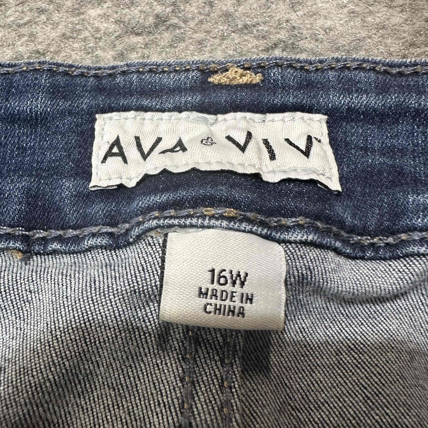 Ava & Viv Blue Women's Distressed Mid Rise Button Fly Skinny Jeans Size 16W