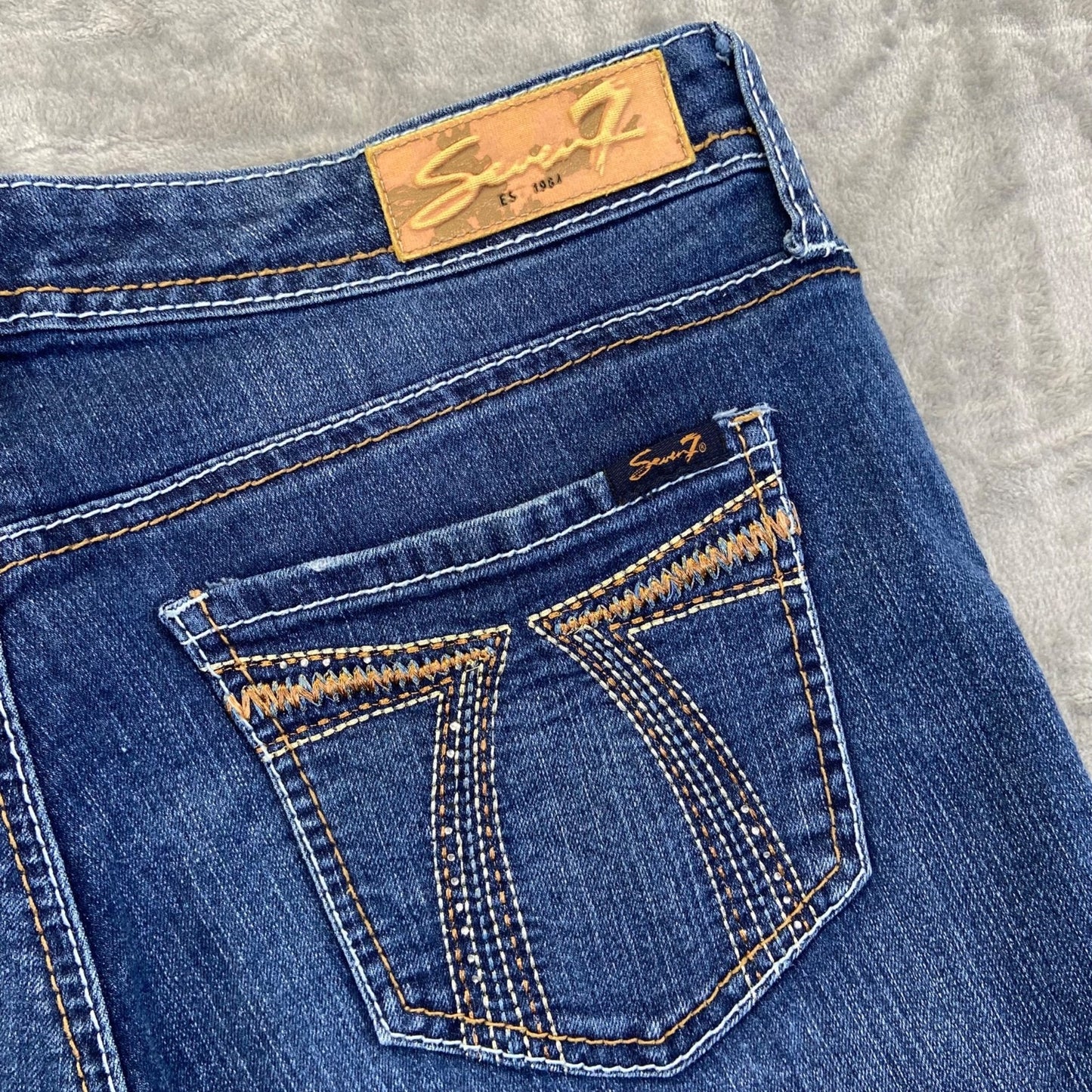 Seven7 Women's Flare Jeans Size 31 Blue Dark Wash