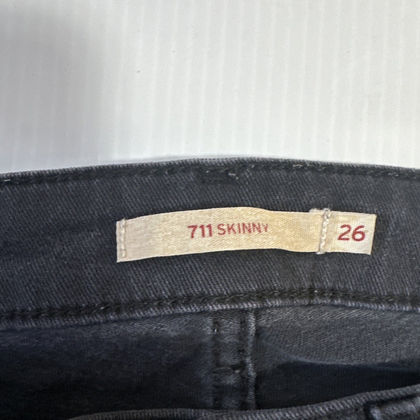 Levi’s 711 Skinny Jeans Women’s Size 26 Black Stretch Denim 26x30 Mid Rise