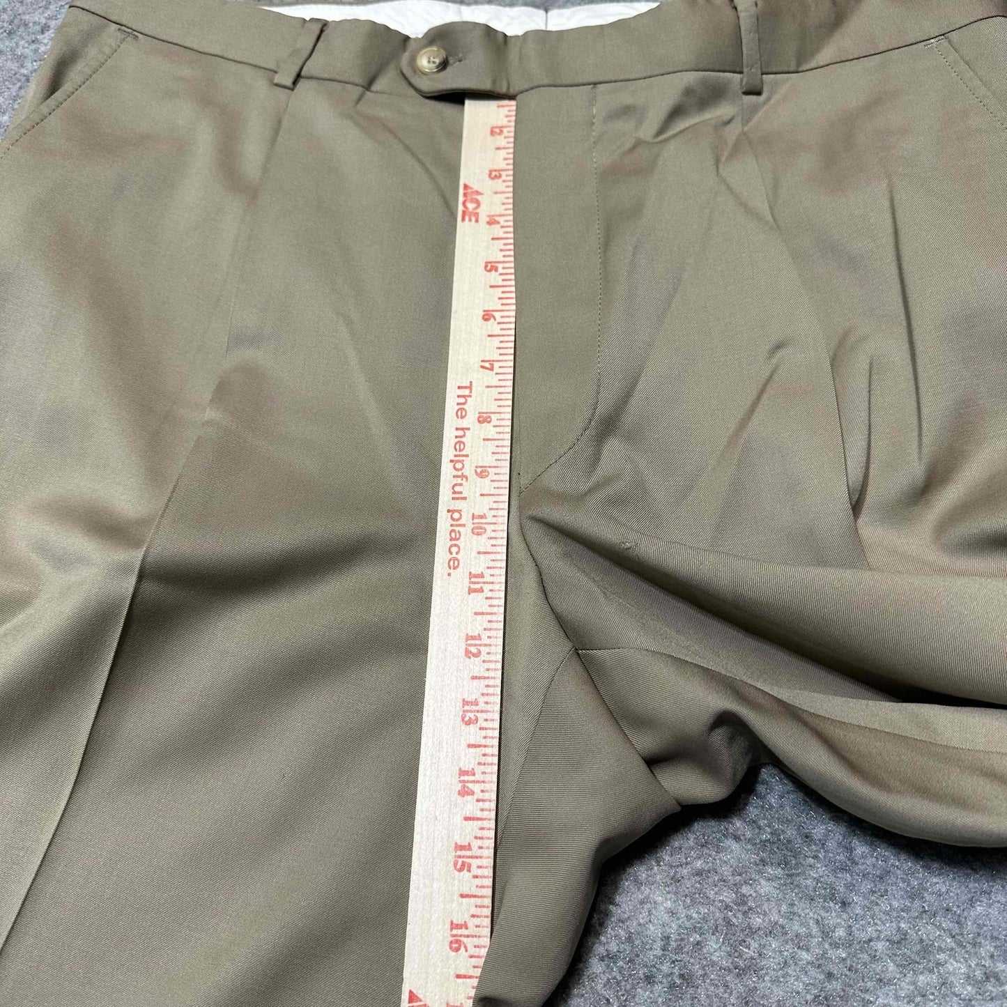 Hugo Boss Men's Pleated Dress Pants Size 38R Brown Medium Wash Pants