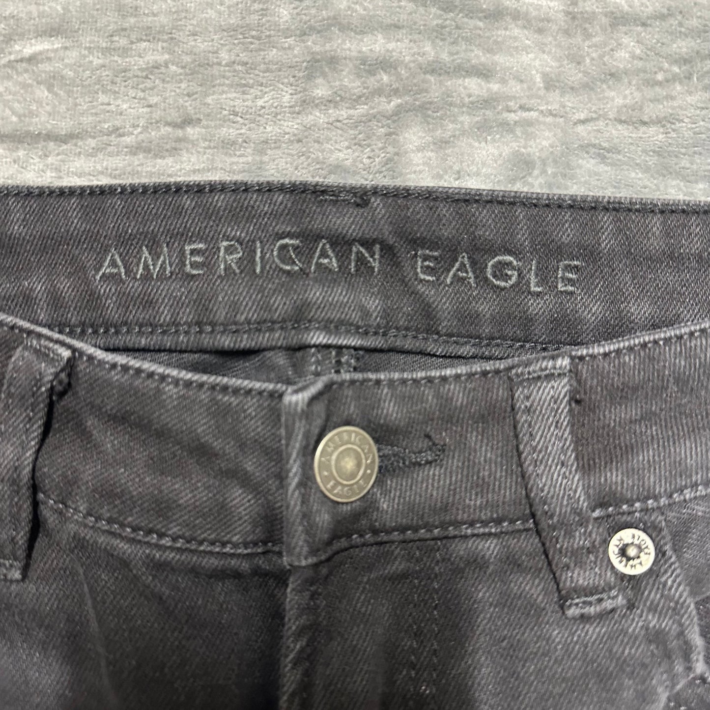 American Eagle Distressed Mom Straight Jean Women's Sz 0 Short Black Denim