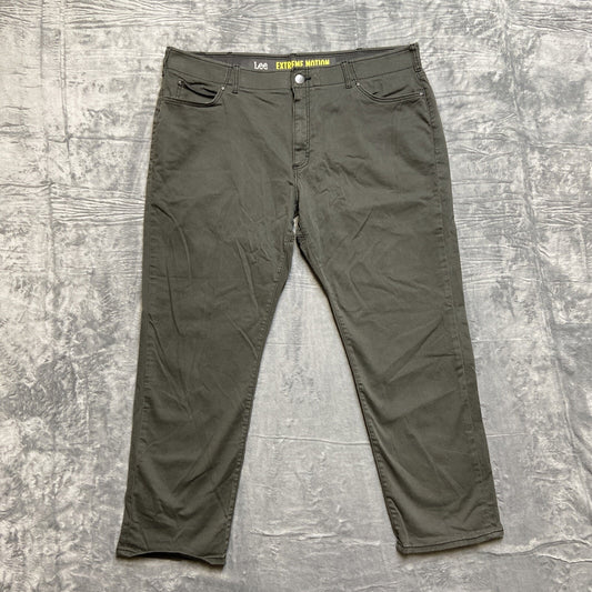 Lee Extreme Motion Skinny Pants Men’s Size 42x30 Gray Pants