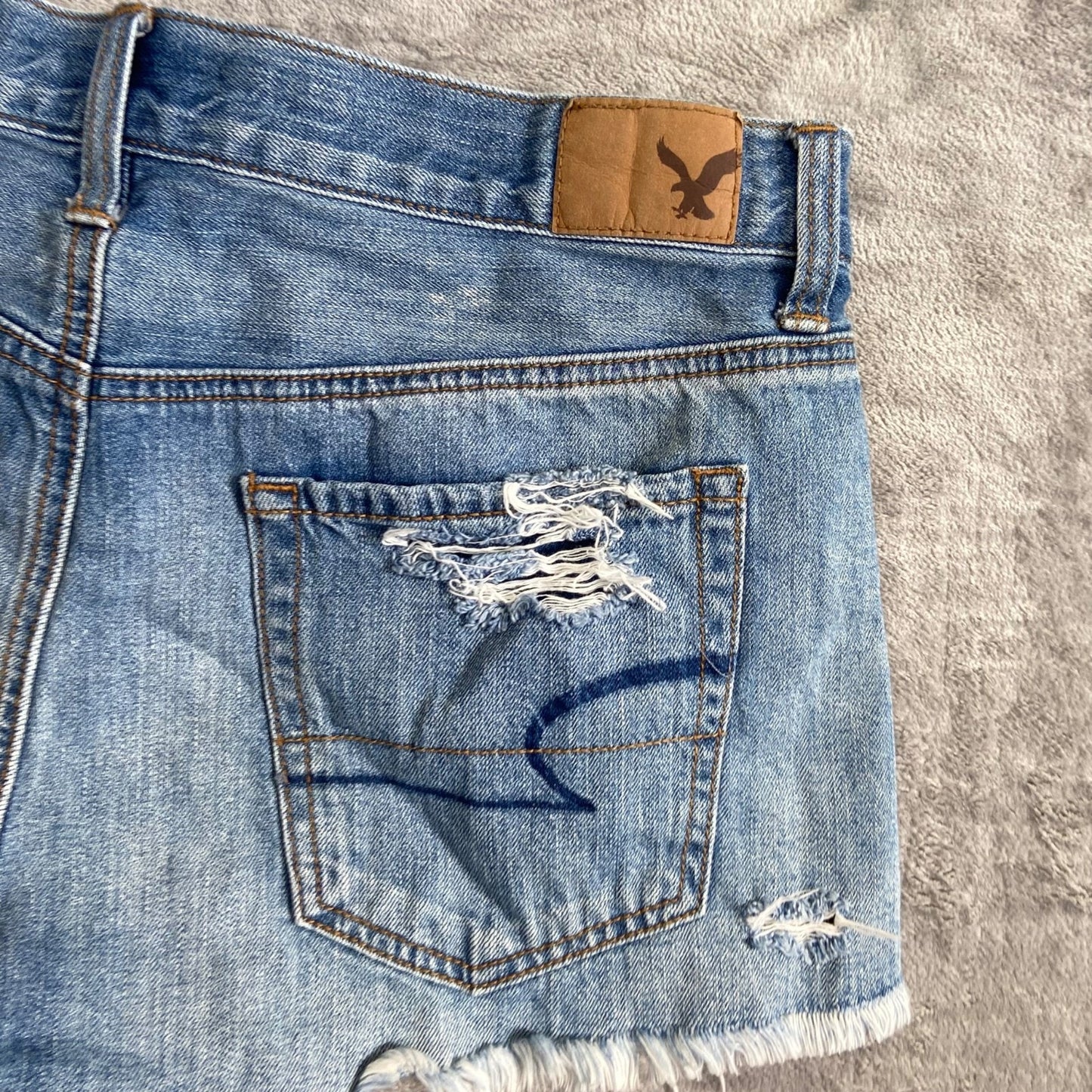 American Eagle Distressed Vintage Hi-Rise Festival Shorts Women 8 Blue Two-Tone