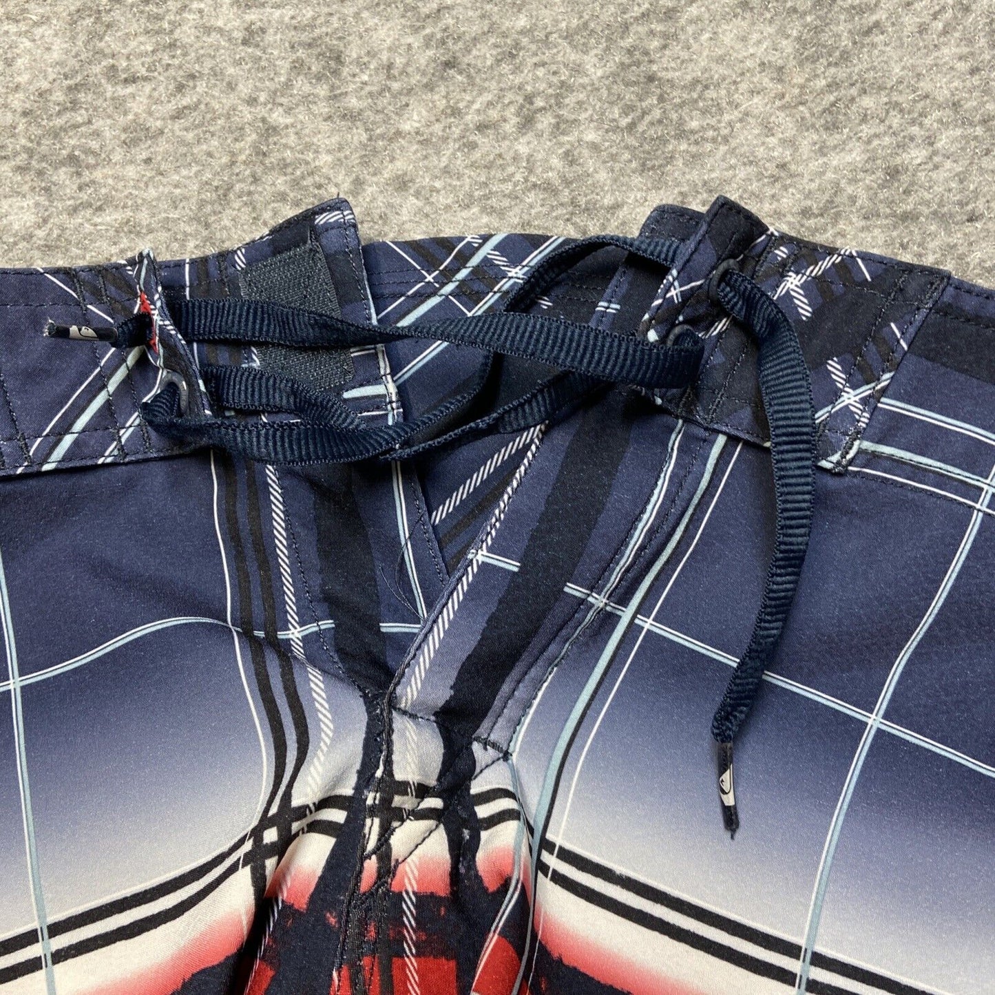 Quiksilver Cypher Series Board Shorts Men's Size 32 Blue Red White Plaid Shorts