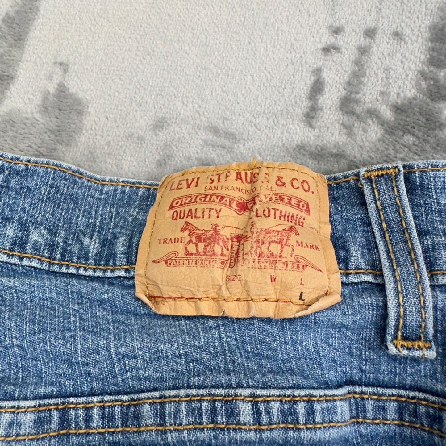 Levi's Women's 550 Classic Relaxed Bootcut Jeans Size 14L Blue Medium Wash Denim