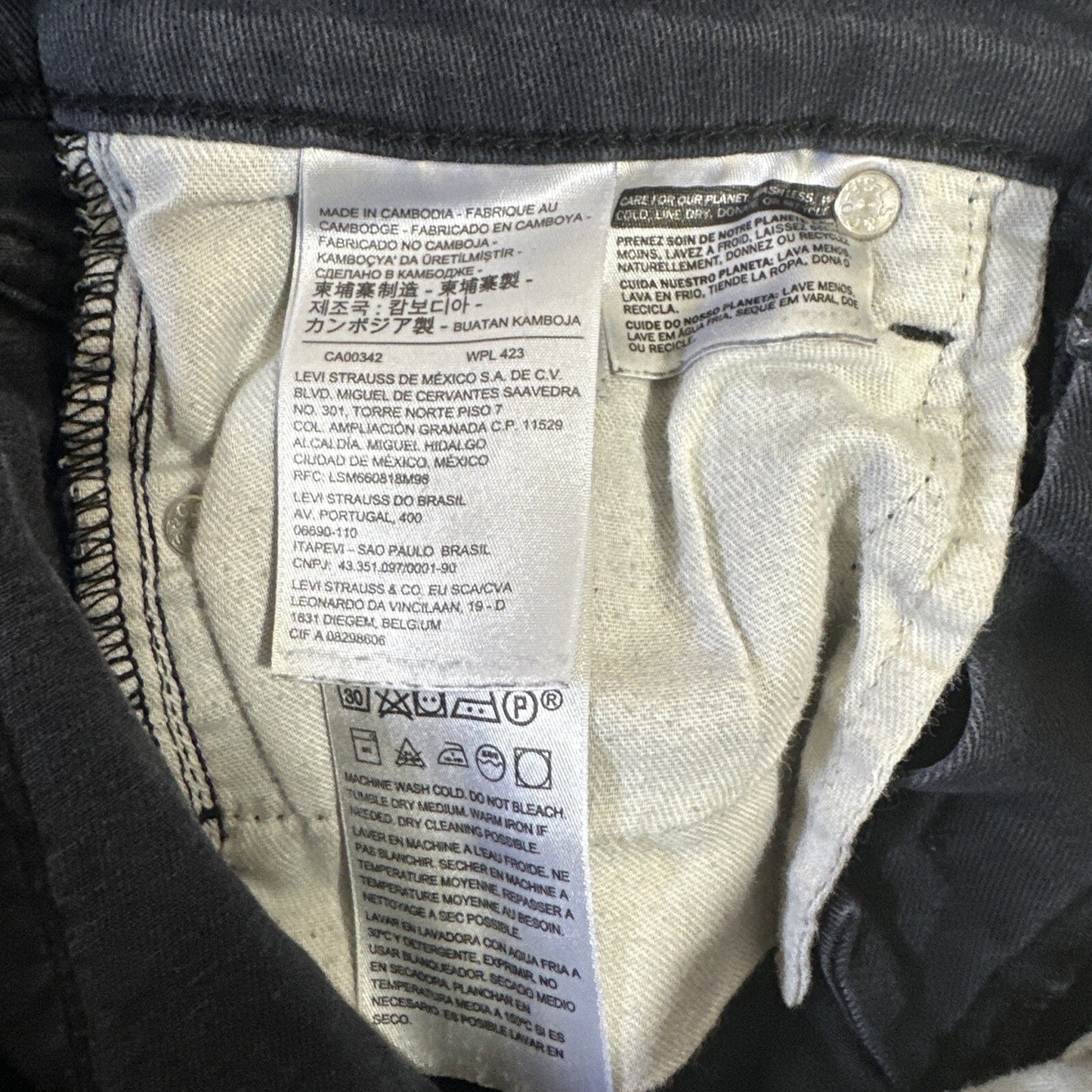 Levi’s 711 Skinny Jeans Women’s Size 26 Black Stretch Denim 26x30 Mid Rise