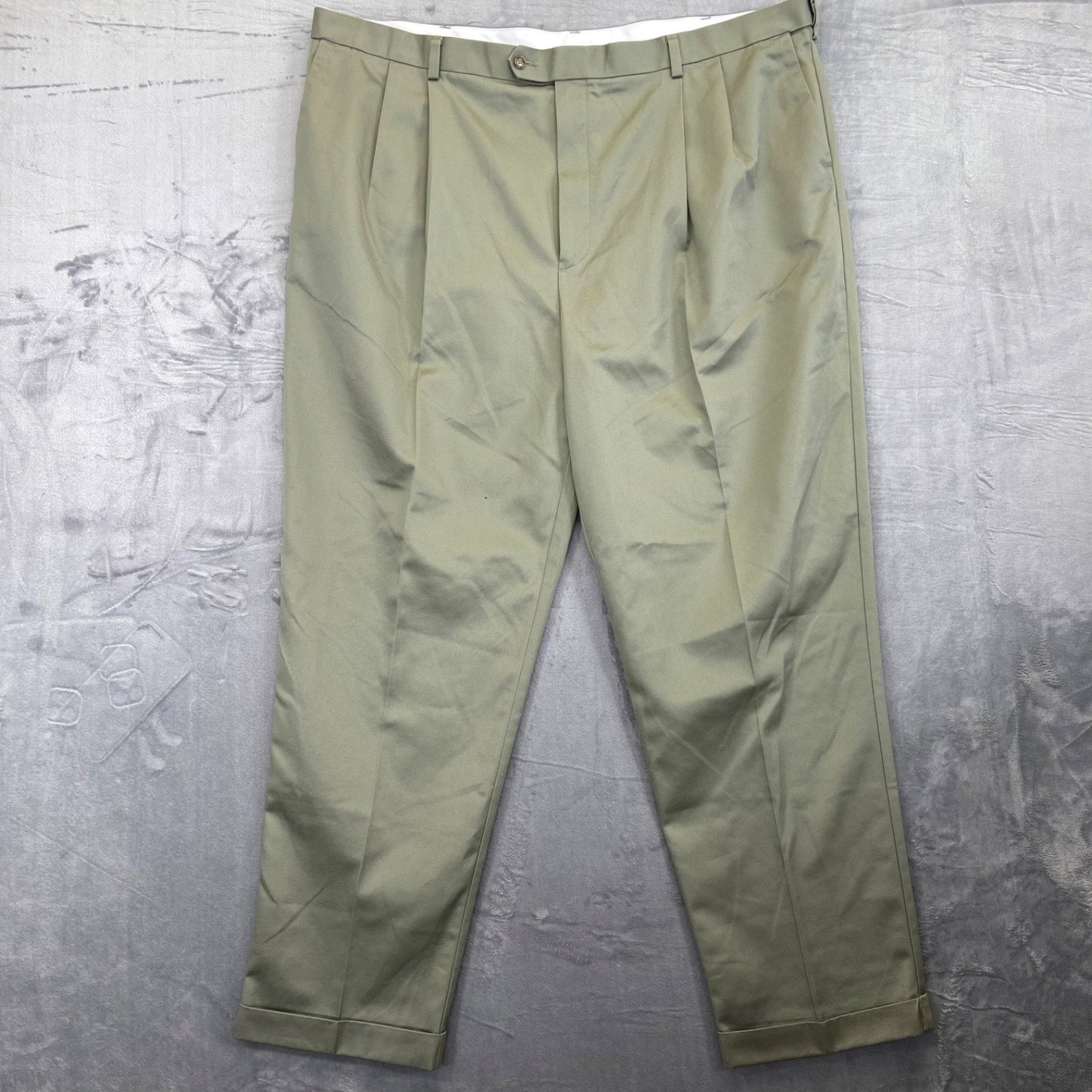Roundtree & Yorke Men's Pleated Chinos Pants 48x34 Khaki #534424