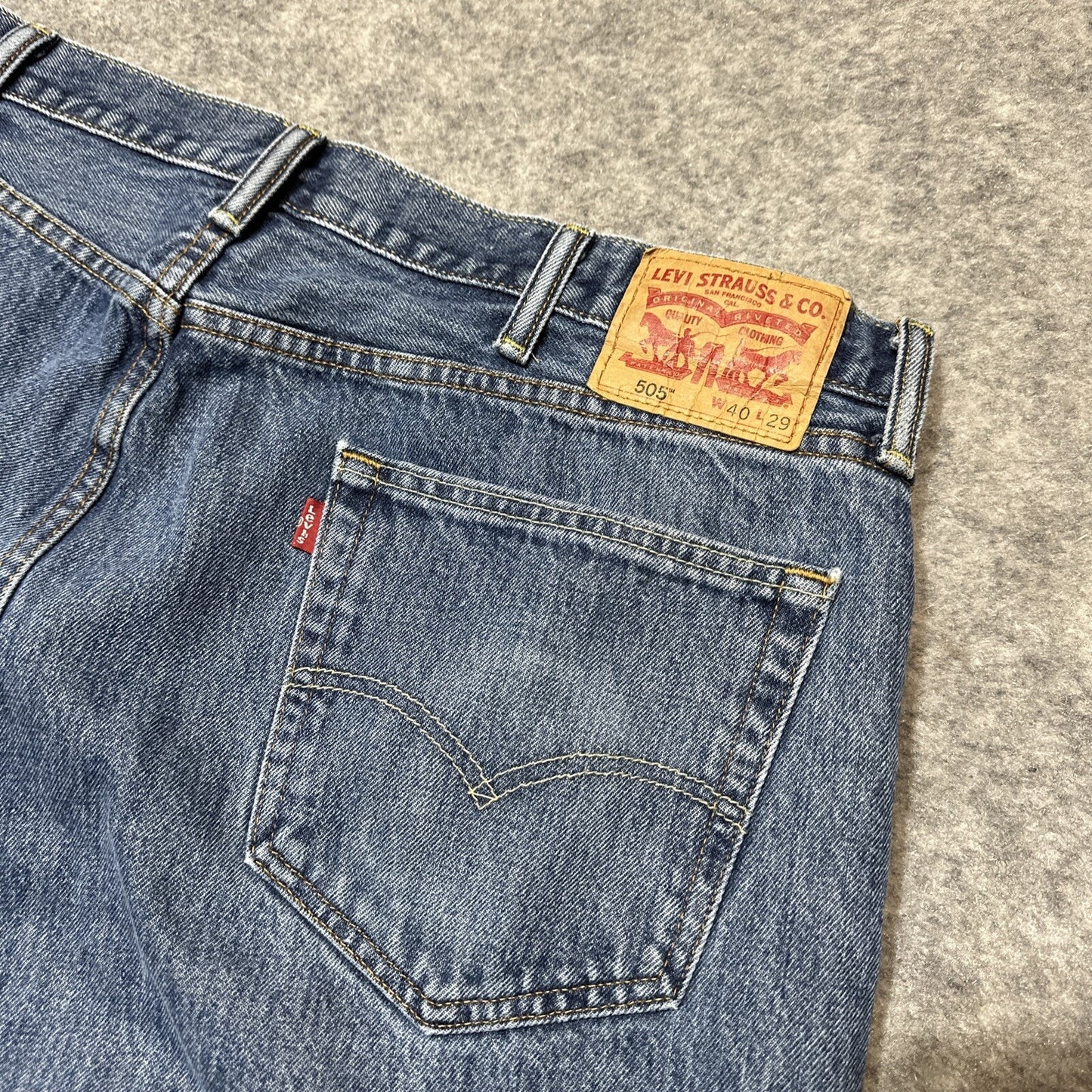 Levi's 505 Regular Fit Men's Straight Jeans Size 40x29 Blue Medium Wash Denim