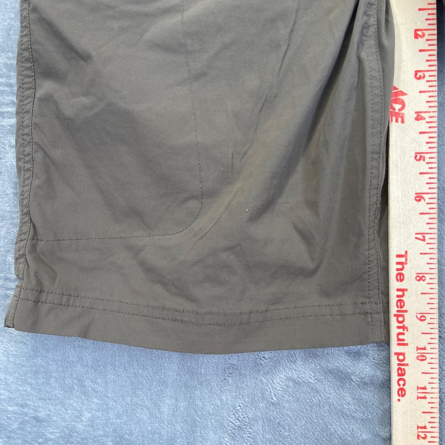 L.L. Bean Men's Cargo Shorts Size 32W Brown