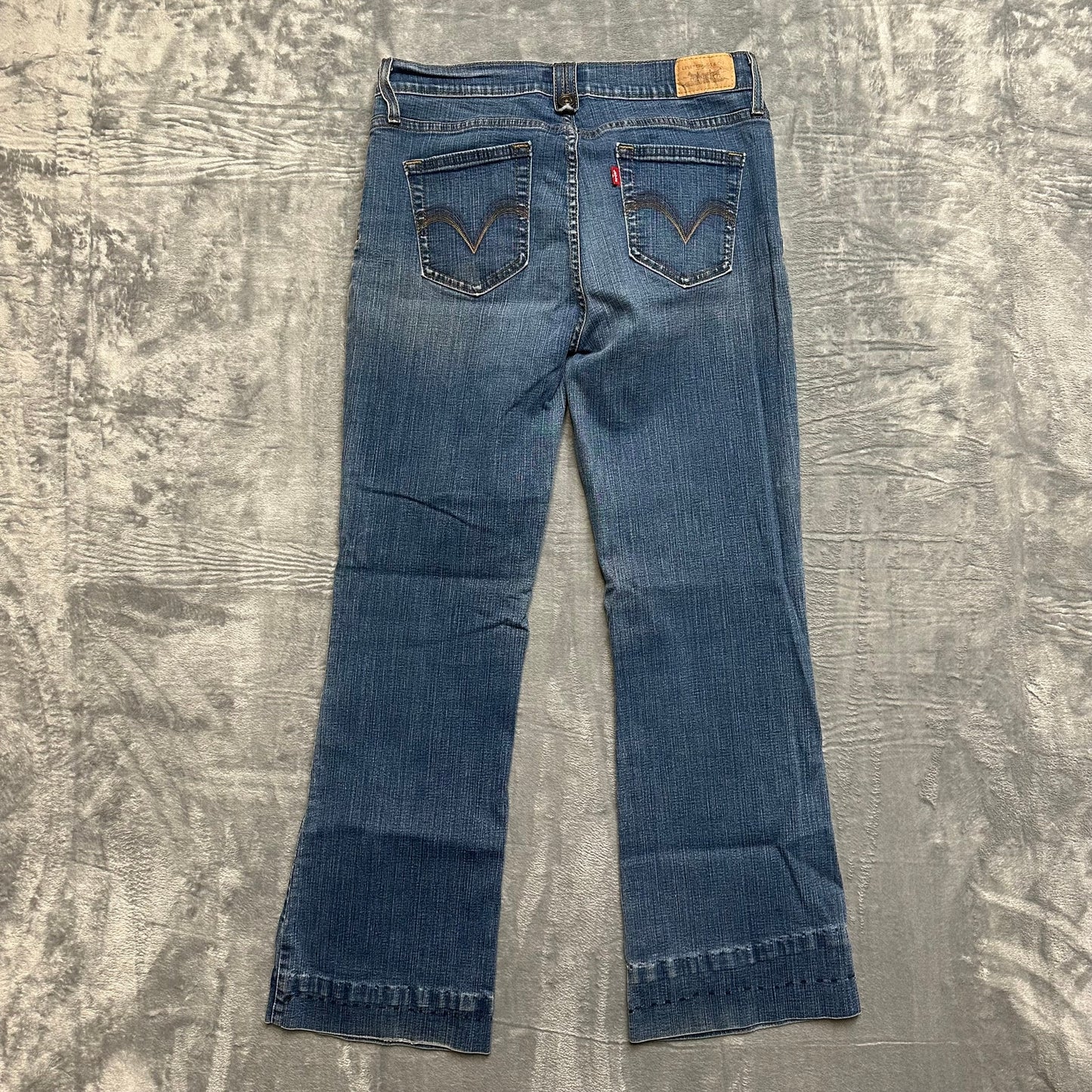 Vintage Levi’s Perfectly Slimming Flared Jeans Women’s Size 12 Med Blue Denim