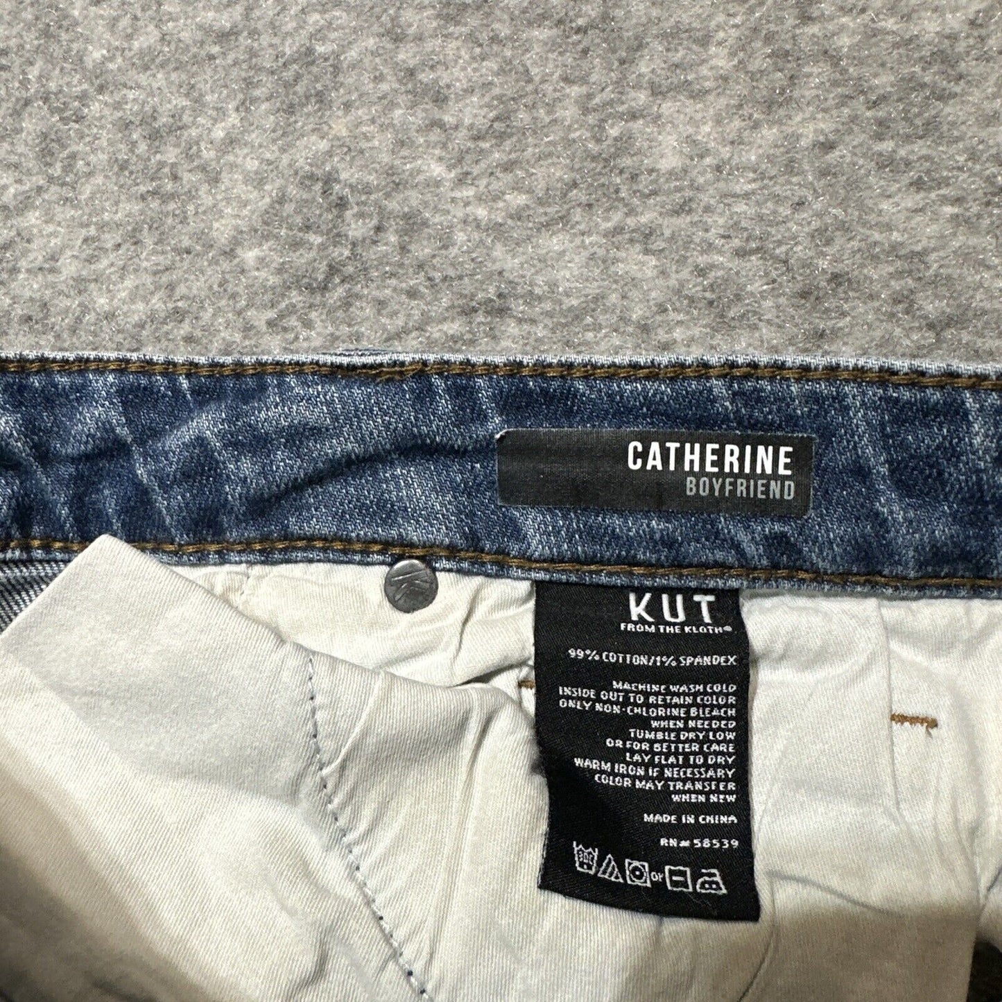 KUT From The Kloth Catherine Boyfriend Women's Distressed Jeans Size 4 Blue