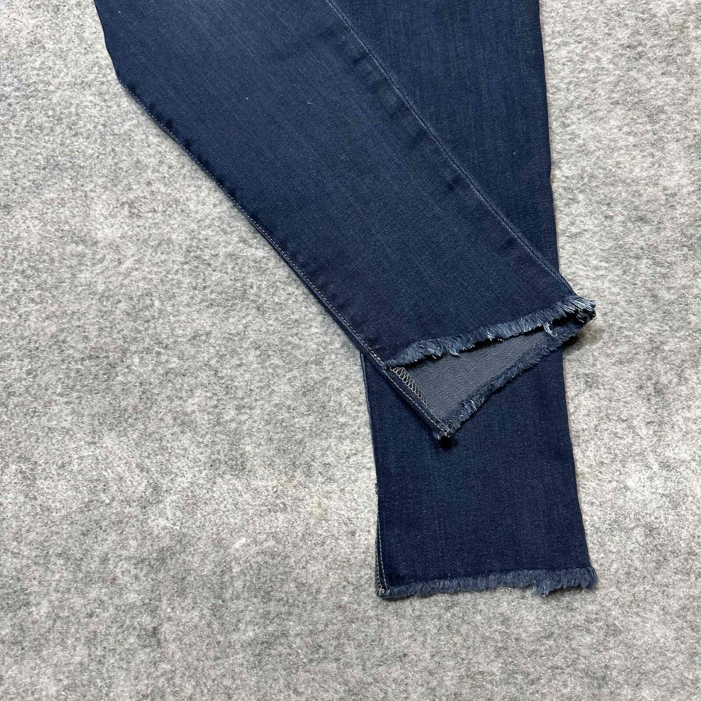 New Joe's Women's Dark Wash High Rise Frayed Hem Skinny Jeans Size 31