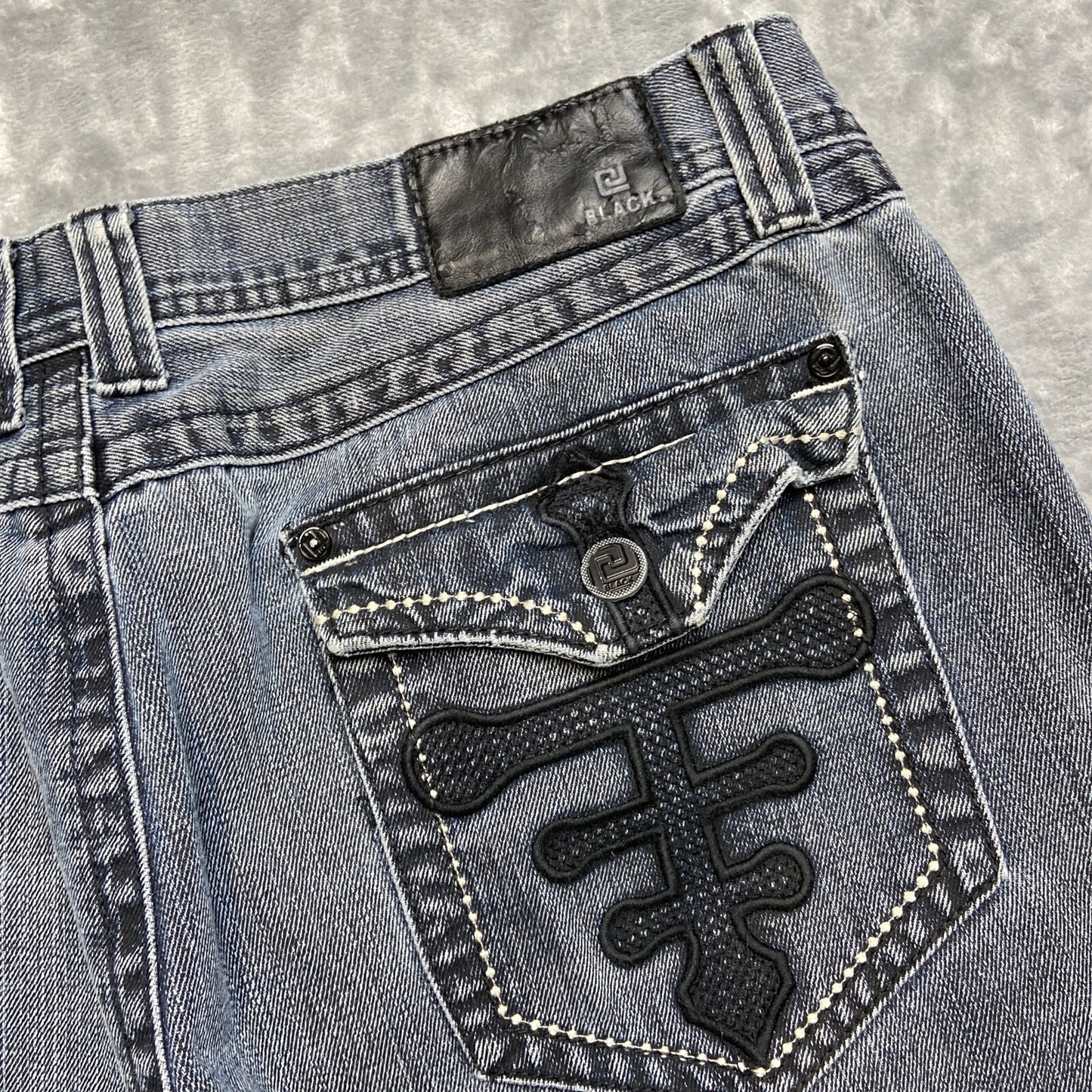 CJ Black Slim Straight Jeans Men’s 38x32 Denim Black Light Wash Distressed