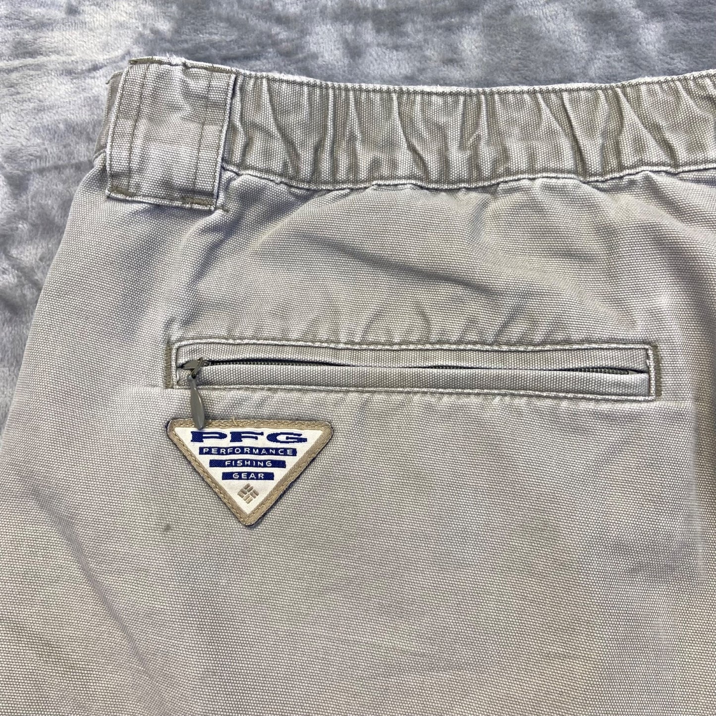 Columbia PFG Performance Fishing Gear Cargo Shorts Men's Size XL Gray