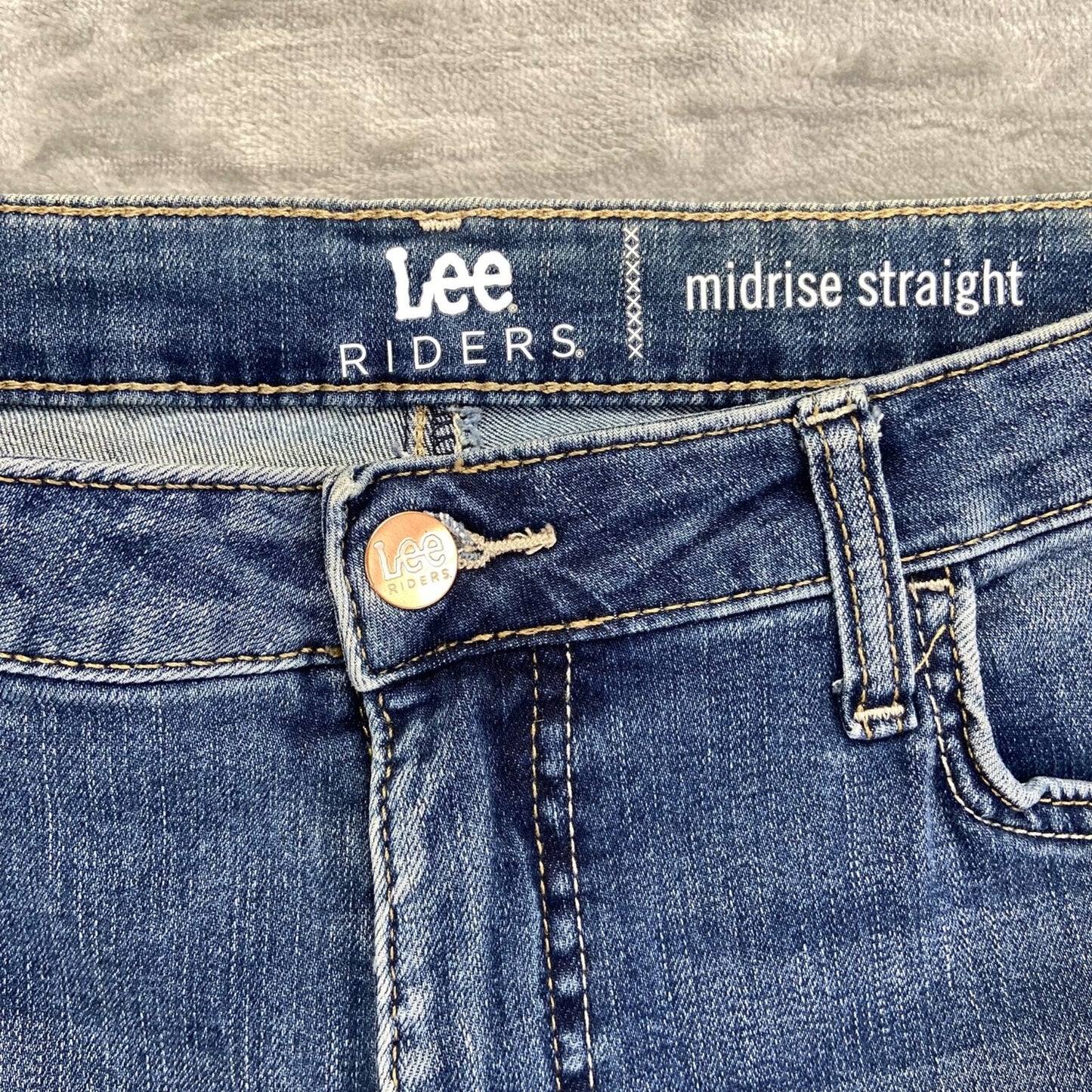 Lee Women's Midrise Straight Jeans Size 14P Blue