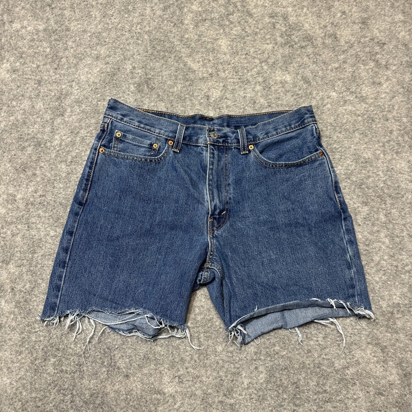 Levi's 550 Relaxed Fit Men's Bermuda Jean Shorts Size 33 Blue Medium Wash Denim