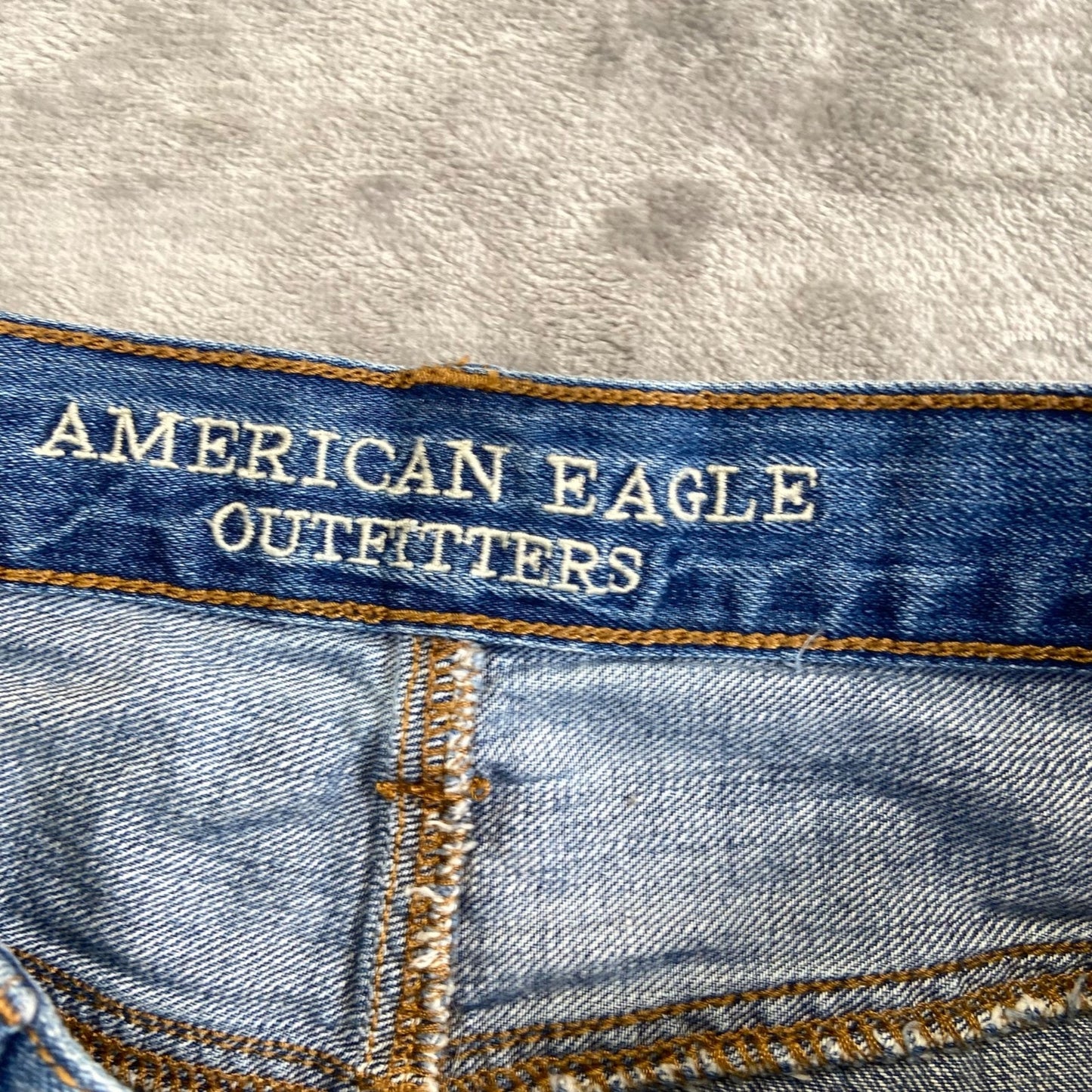 American Eagle Distressed Vintage Hi-Rise Festival Shorts Women 8 Blue Two-Tone