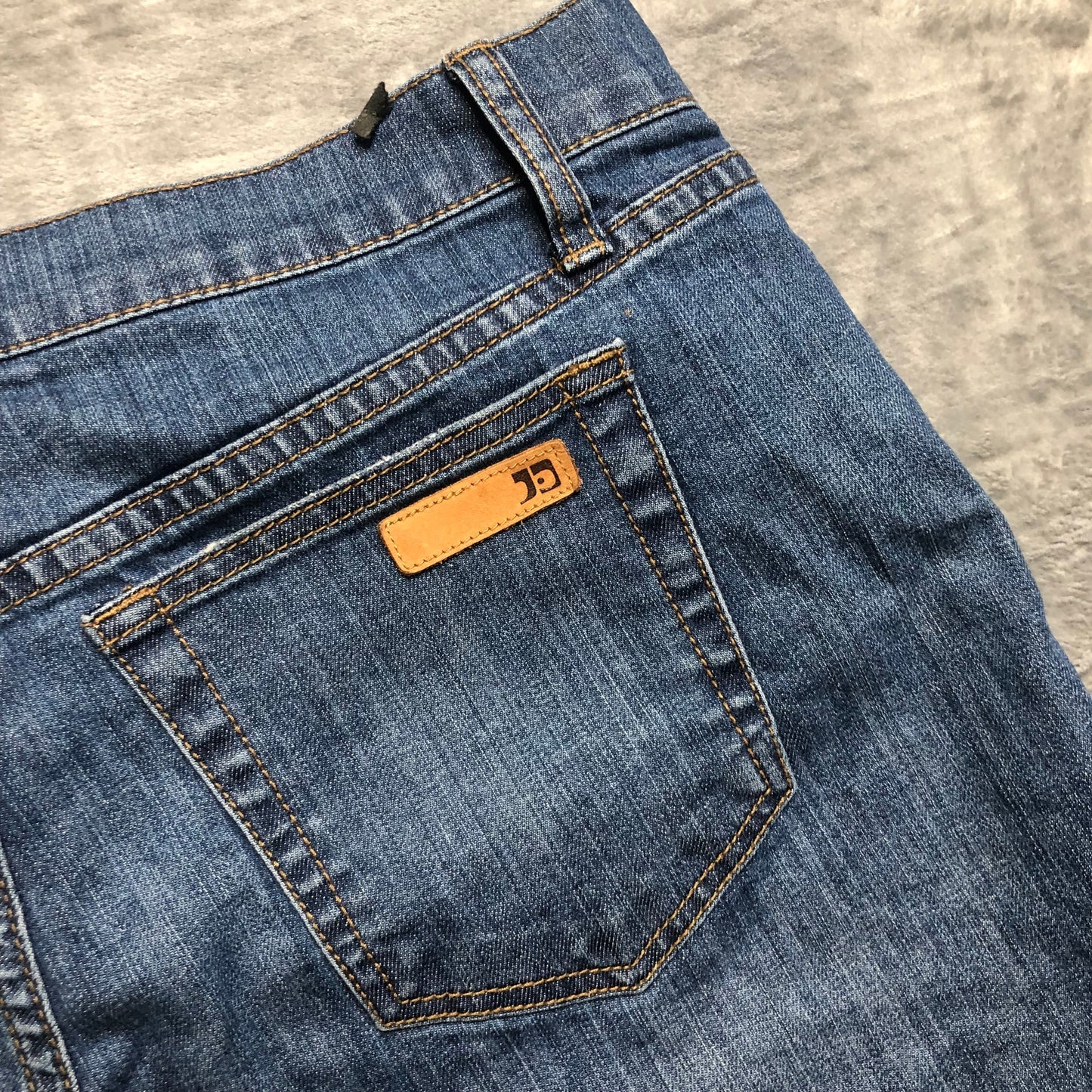 Joe's Jeans Reverse Hem Short Women's Size 31 Dark Blue Denim