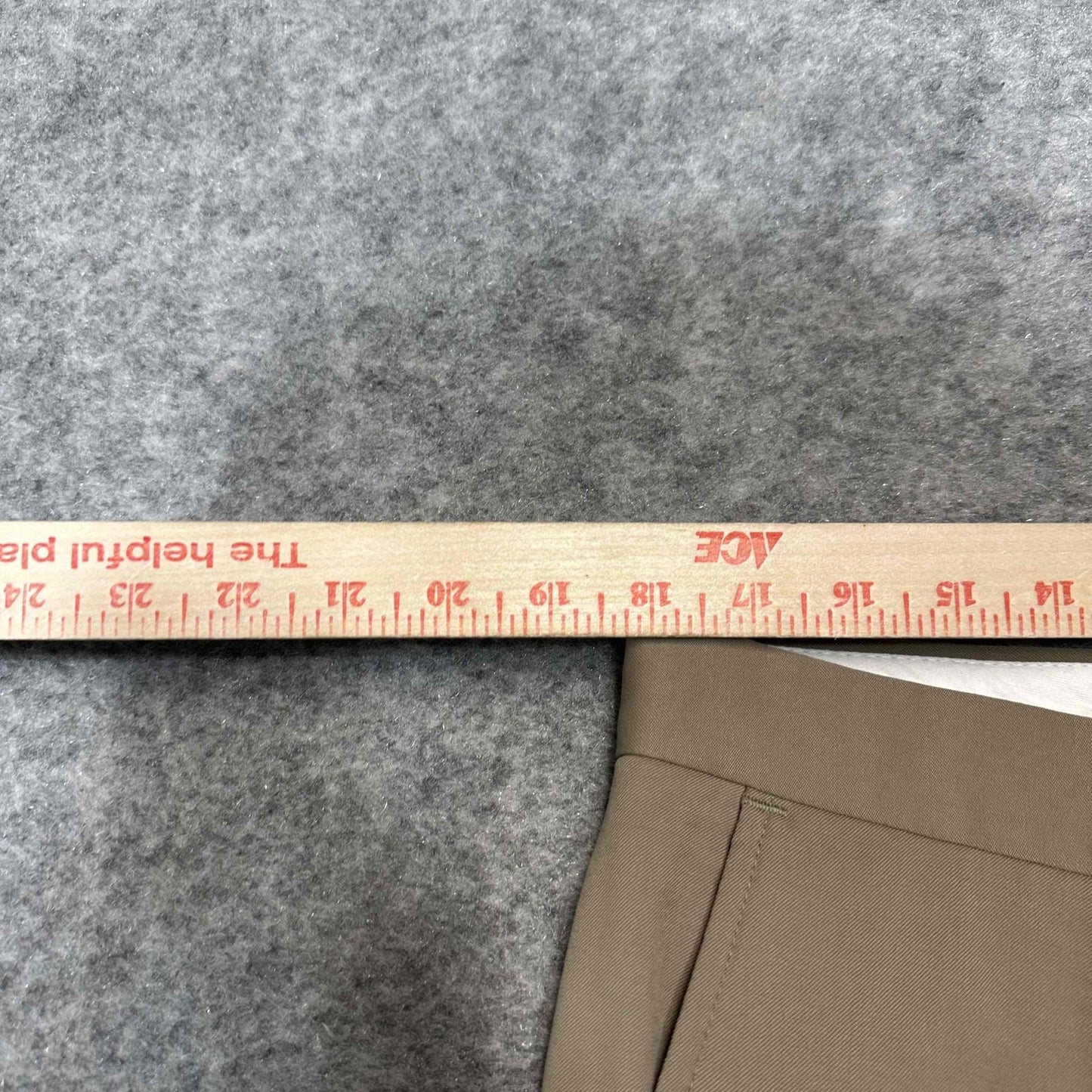 Hugo Boss Men's Pleated Dress Pants Size 38R Brown Medium Wash Pants