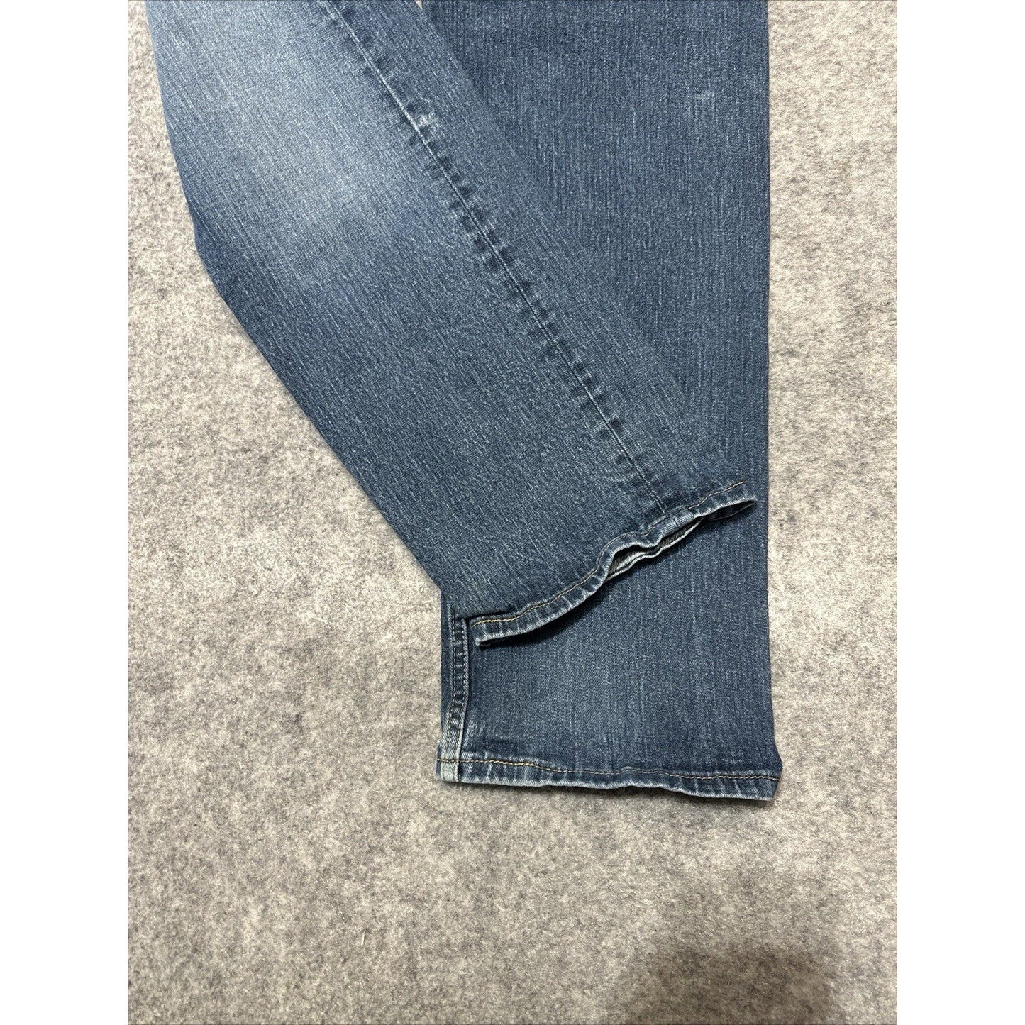 Levi’s 505 Men’s Relaxed Straight Leg Jeans Size 38x32 Blue Medium Denim