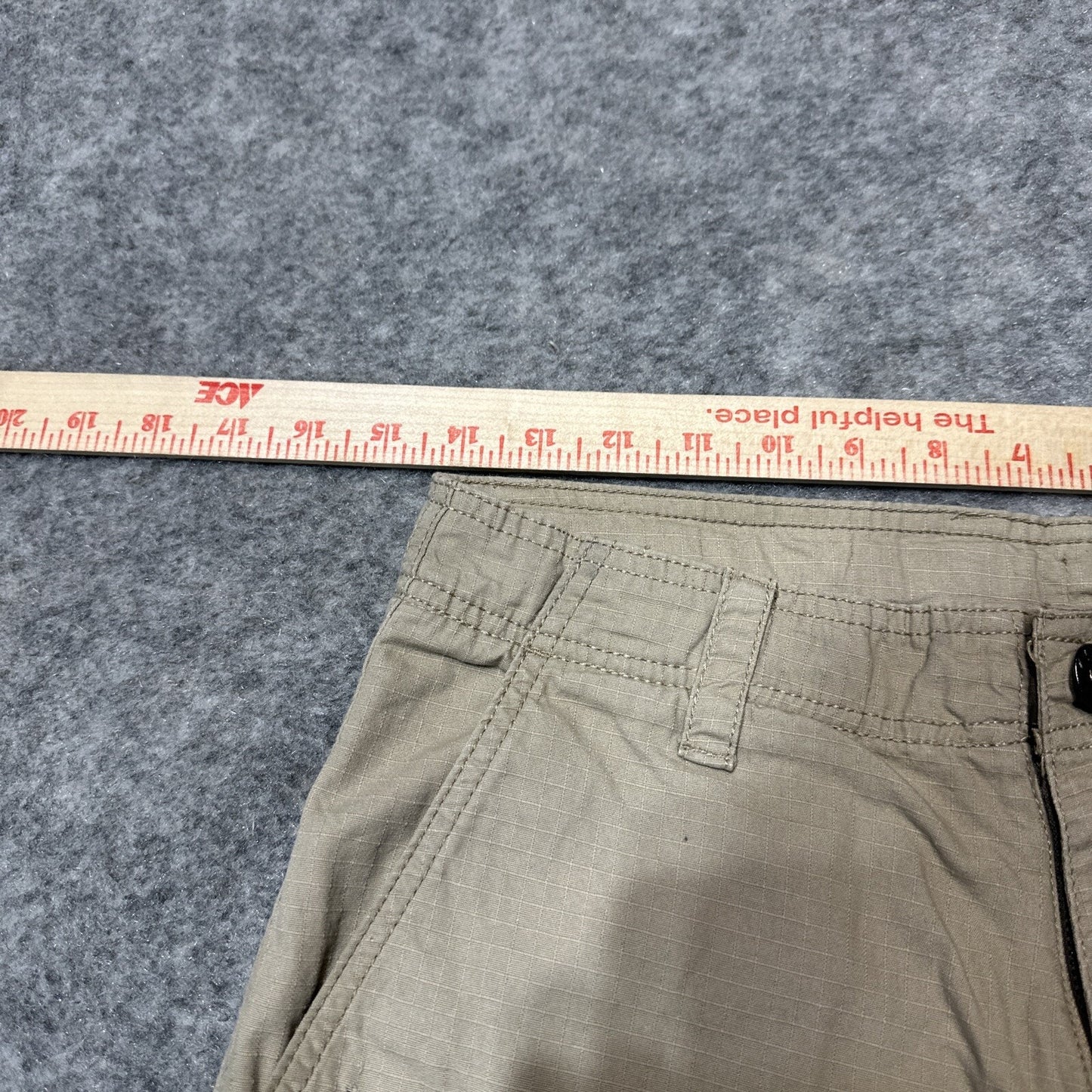 Champs Sports CSG Men's Cargo Shorts Size 30 Beige Cotton Shorts
