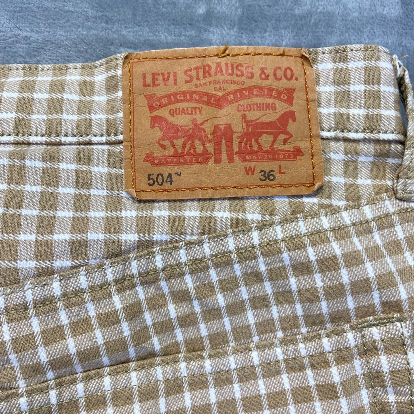 New Levi's 504 Shorts Men's 36 Brown White Checked 100% Cotton Longer 10"