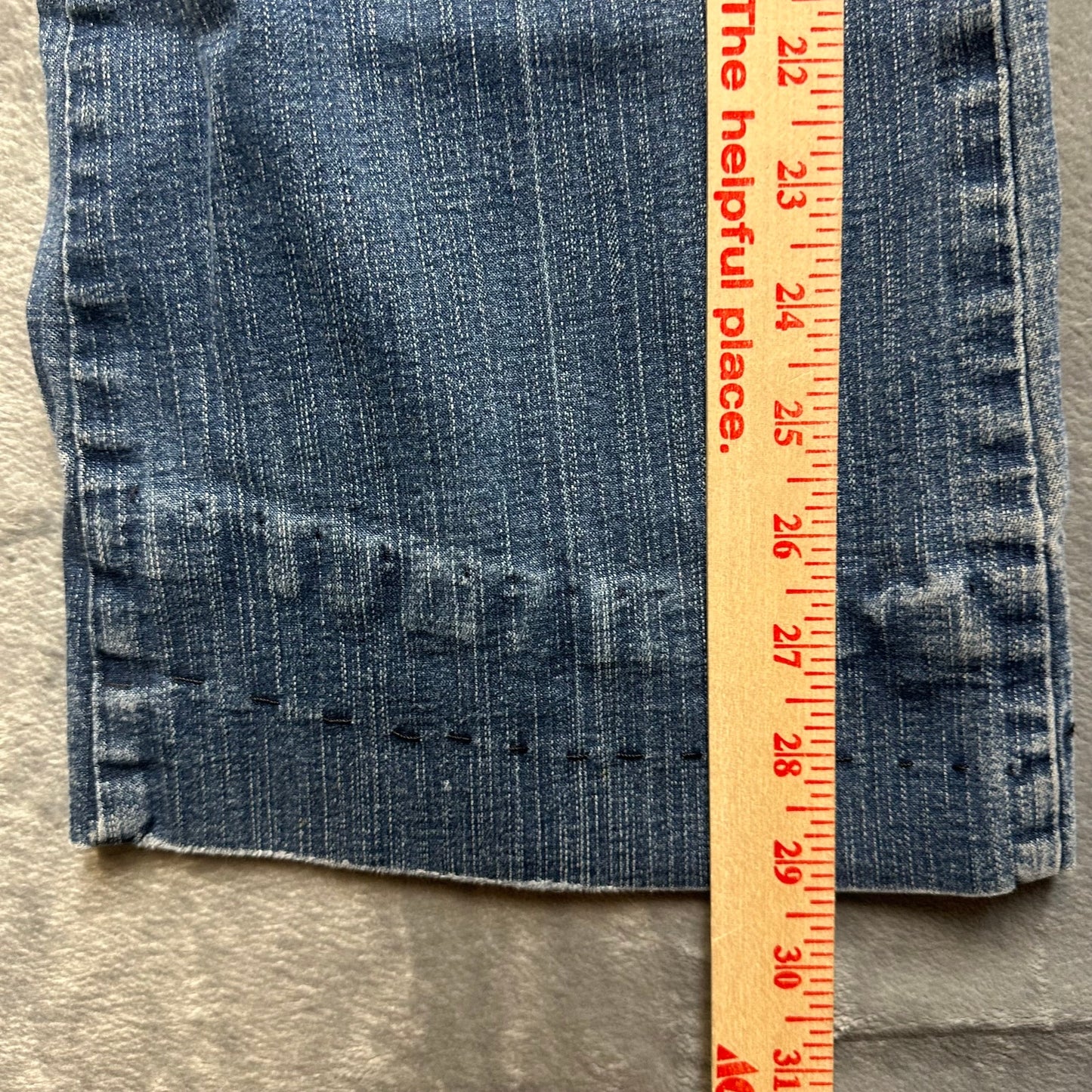 Vintage Levi’s Perfectly Slimming Flared Jeans Women’s Size 12 Med Blue Denim